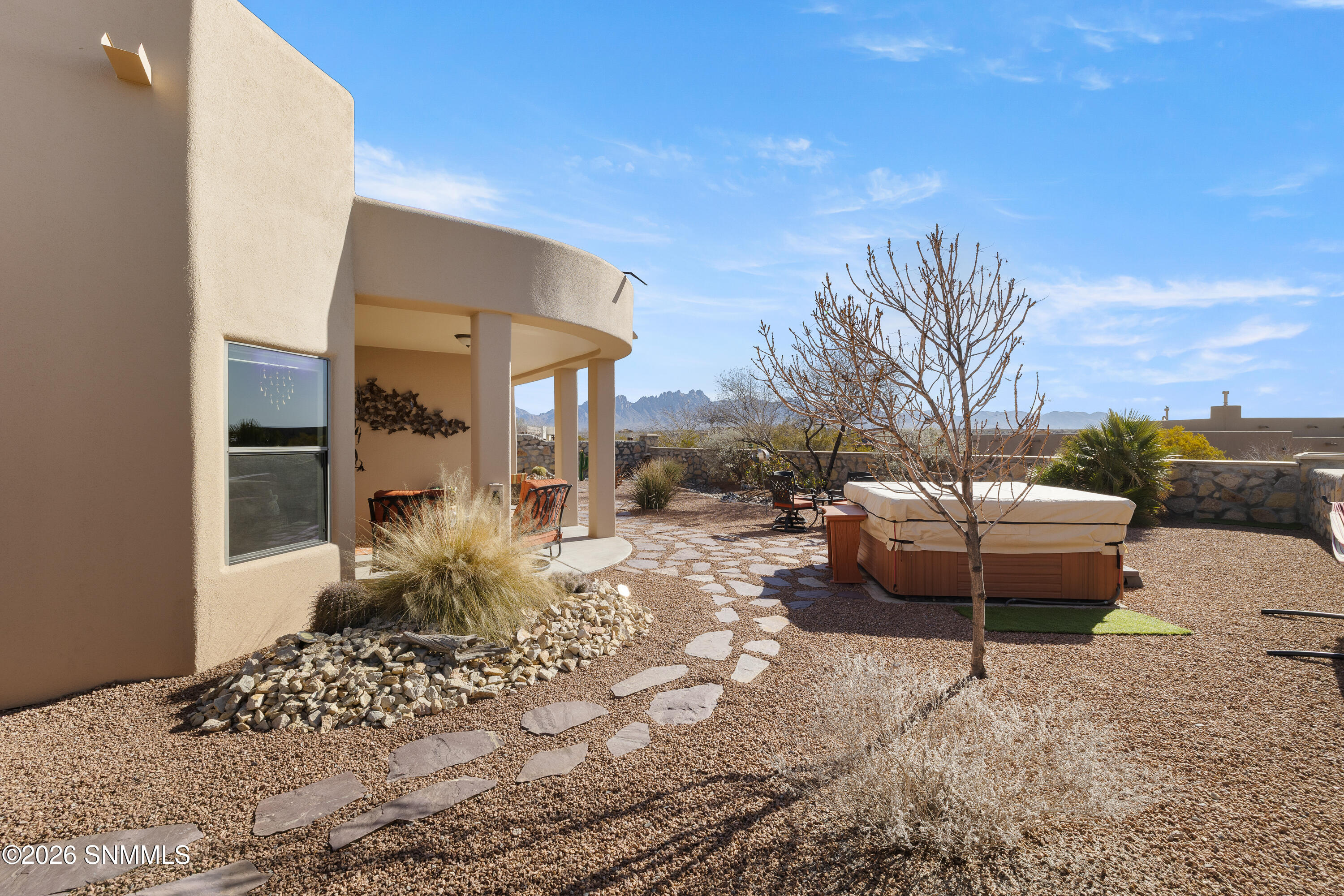 4382 -Isleta-Ct-MLS-Cama-Guy-35