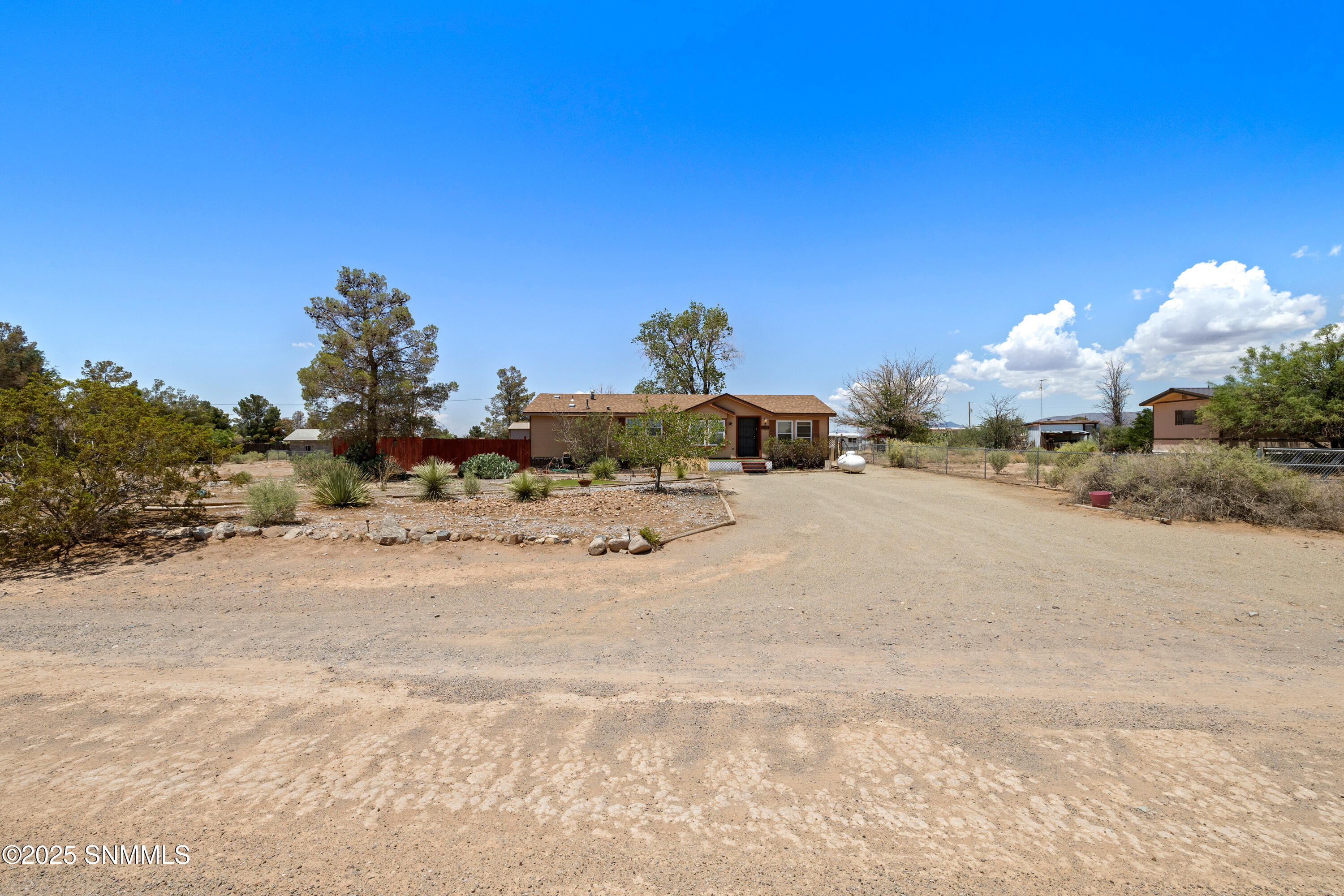 7417-Arroyo-Seco-MLS-Camera-Guy-1