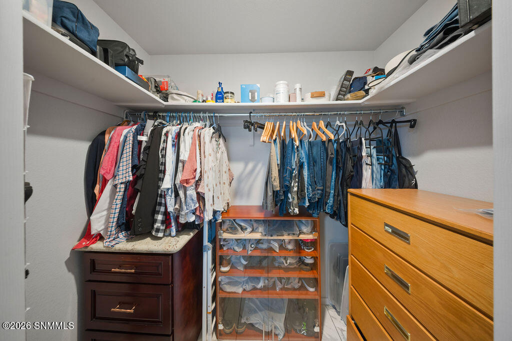 620 Primary closet