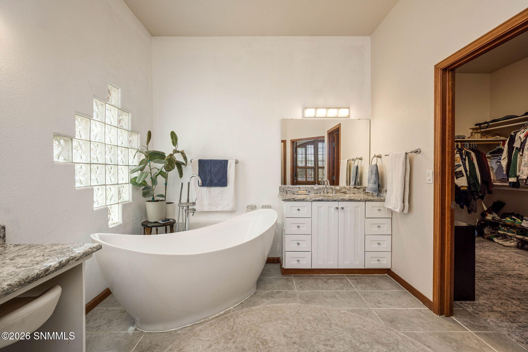 32-web-or-mls-Snappin Homes (ForestPark4