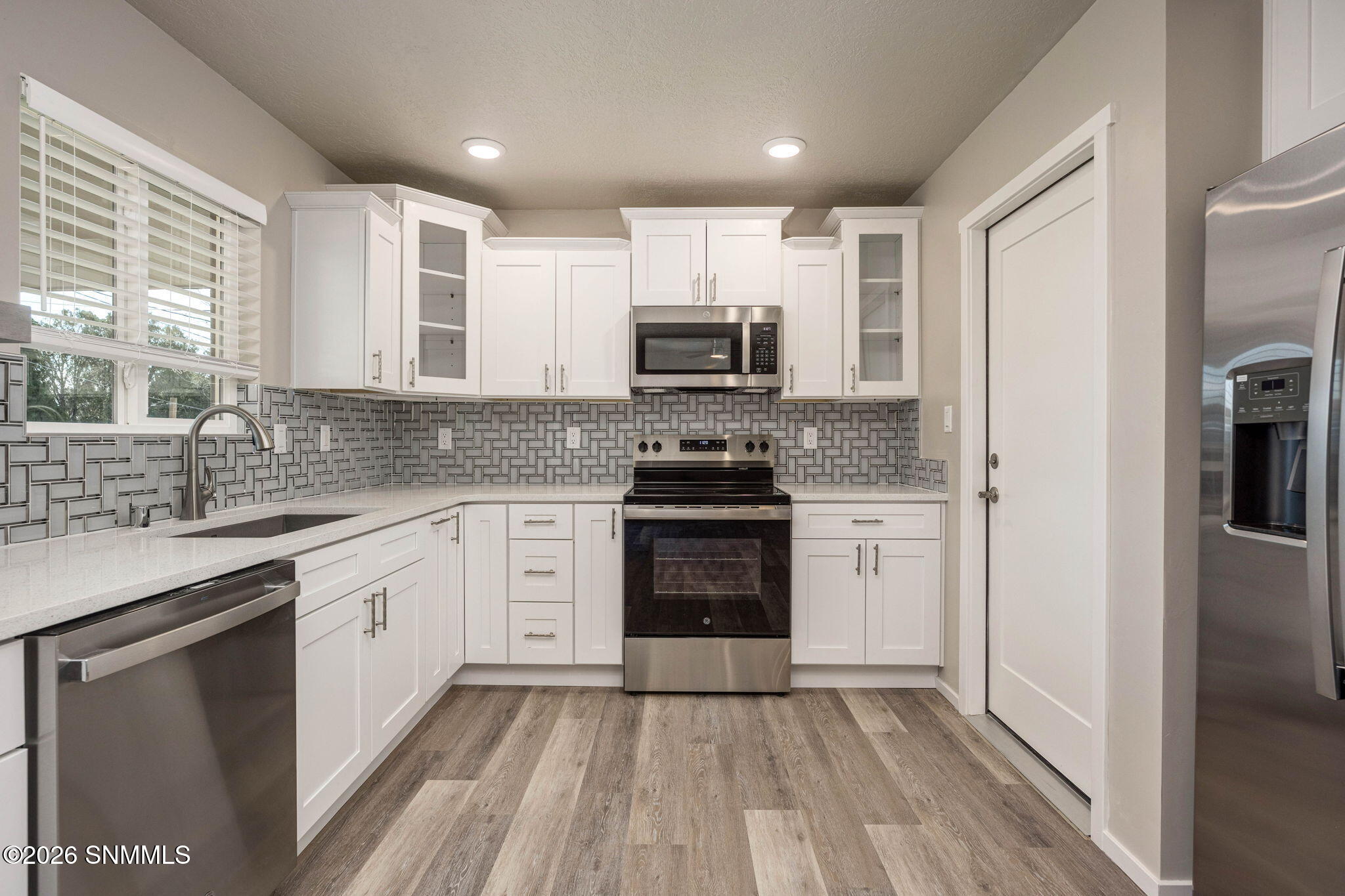 12-web-or-mls-Snappin Homes (ClaudeDove2