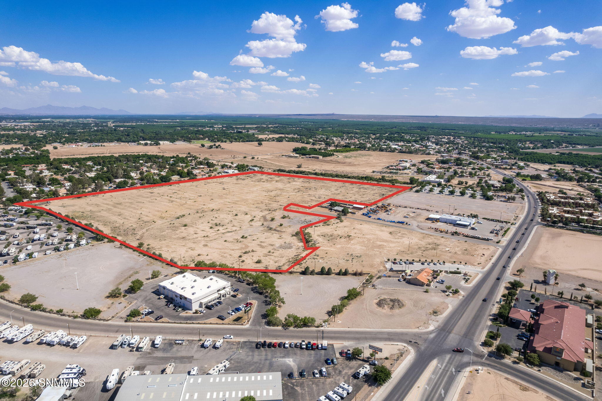 16-web-or-mls-Dry Creek Ranch R0202816 E