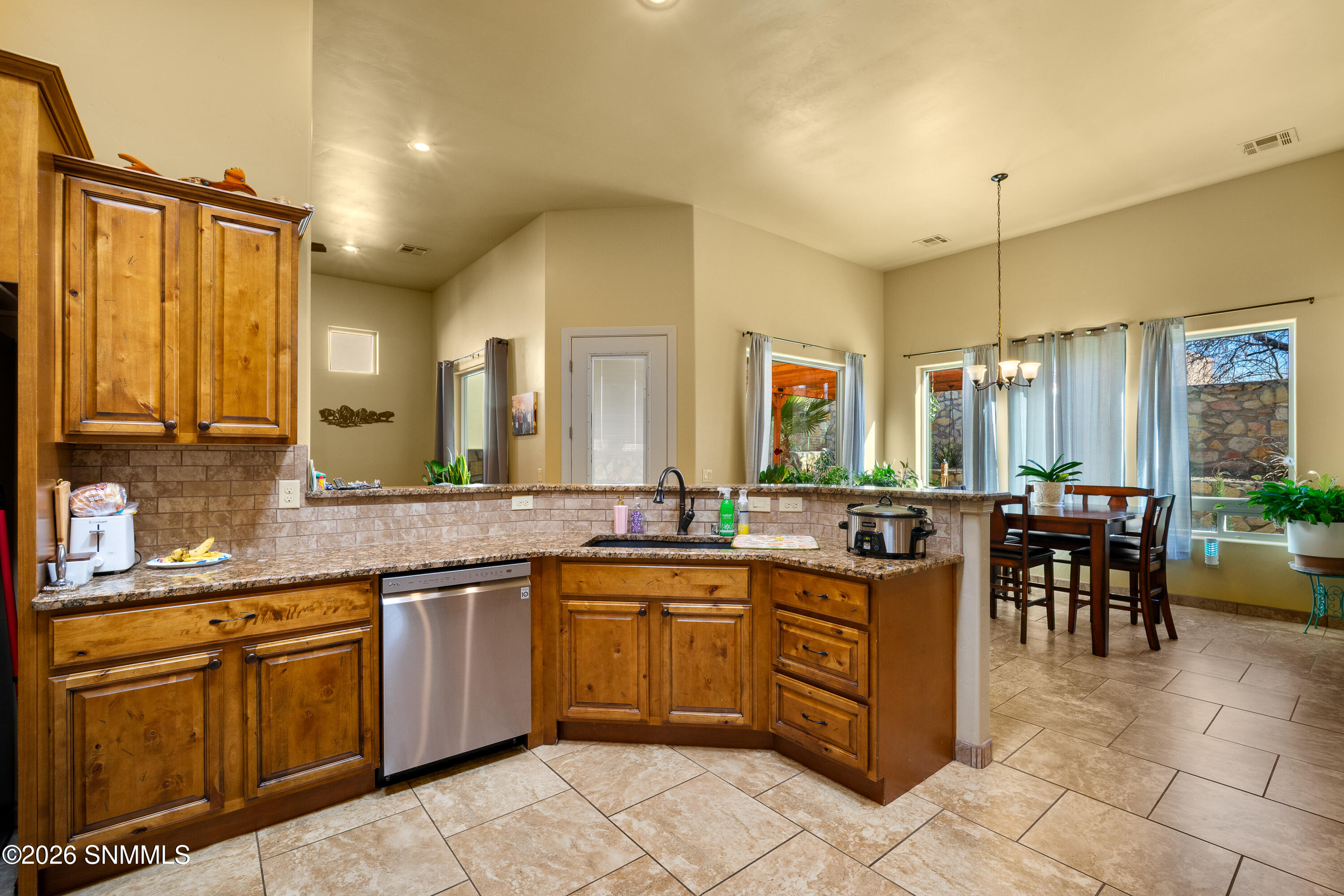 2014 -El-Presidio-Ct-MLS-Camara-Guy-13