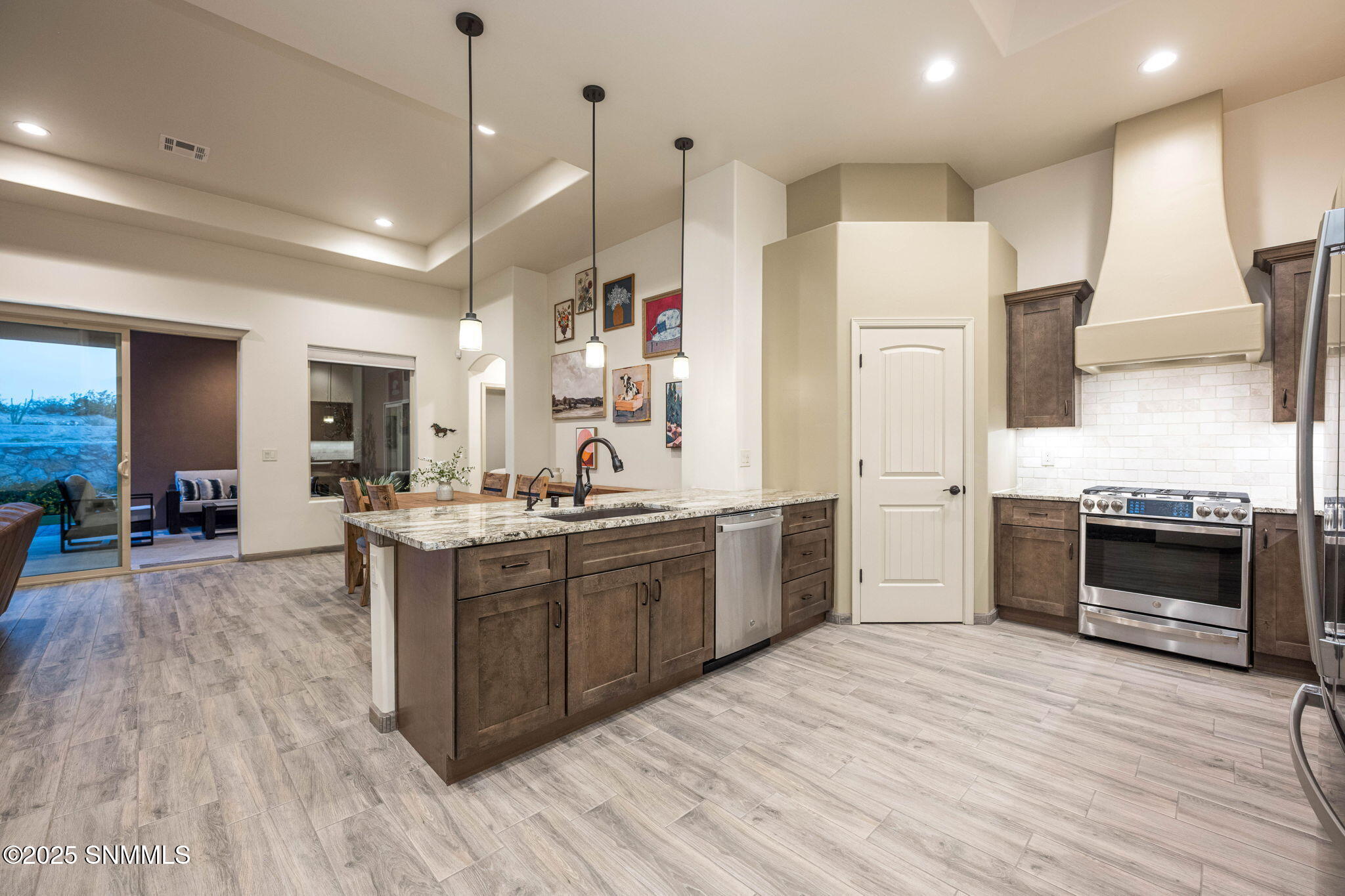 11-web-or-mls-Snappin Homes (WillowBloom