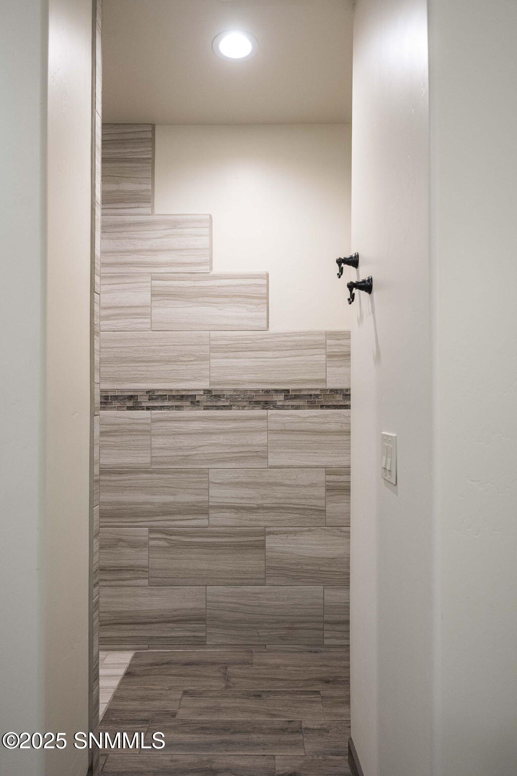 32-web-or-mls-Snappin Homes (WillowBloom