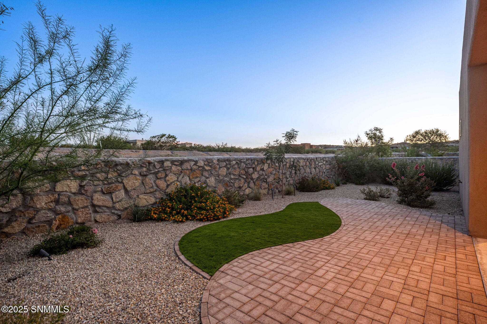 44-web-or-mls-Snappin Homes (WillowBloom