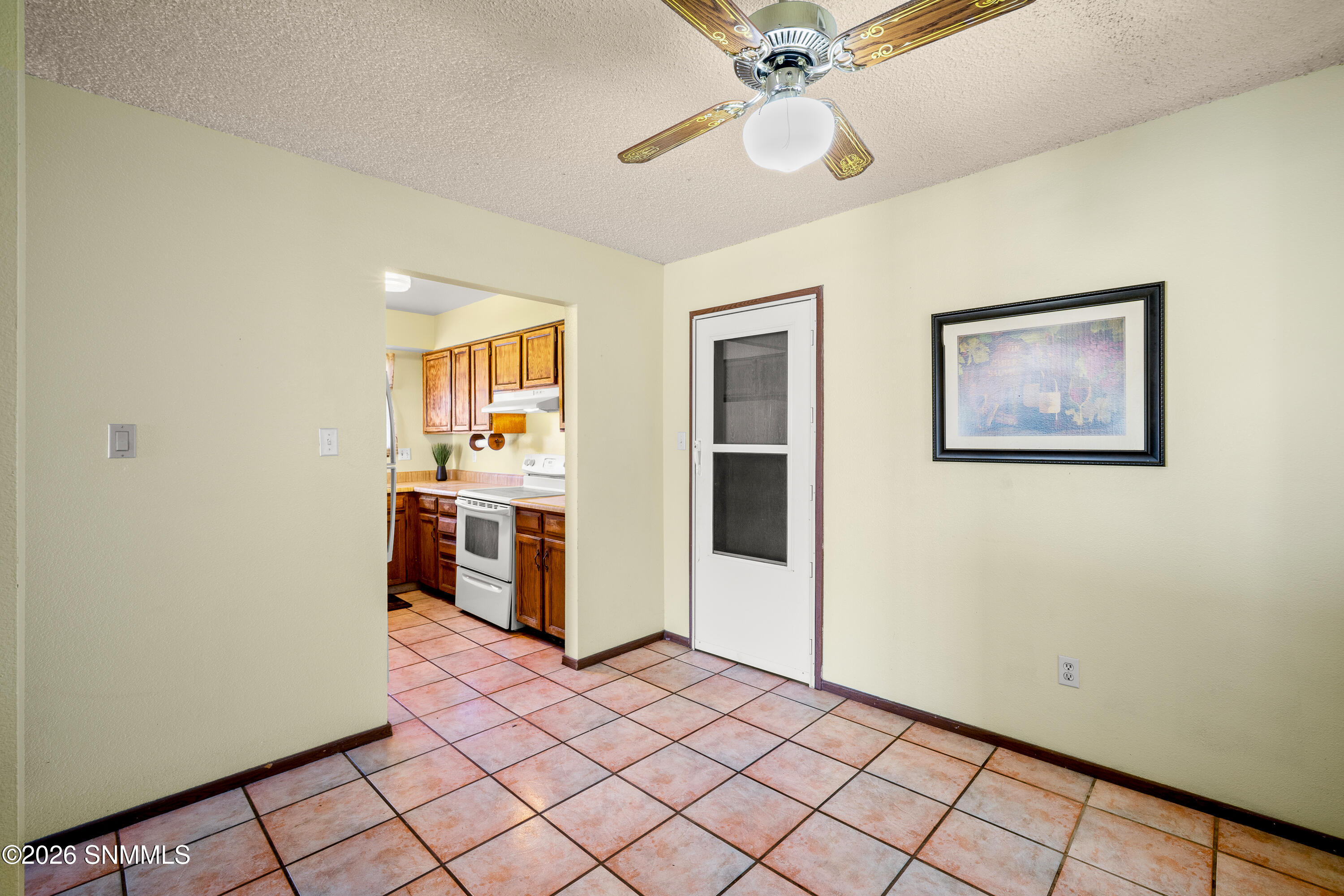 1741-Webster-MLS-Camera-Guy-26