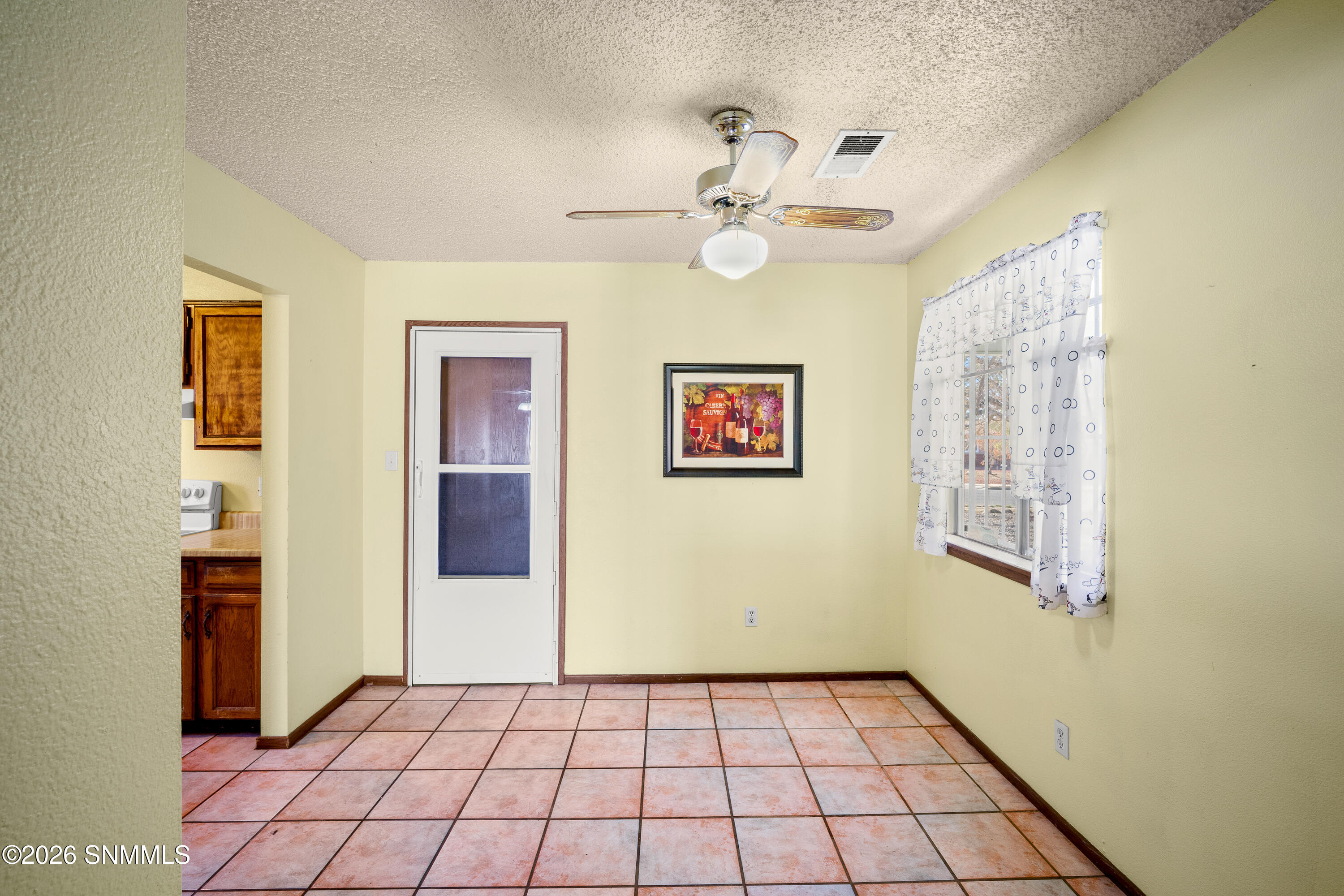 1741-Webster-MLS-Camera-Guy-27