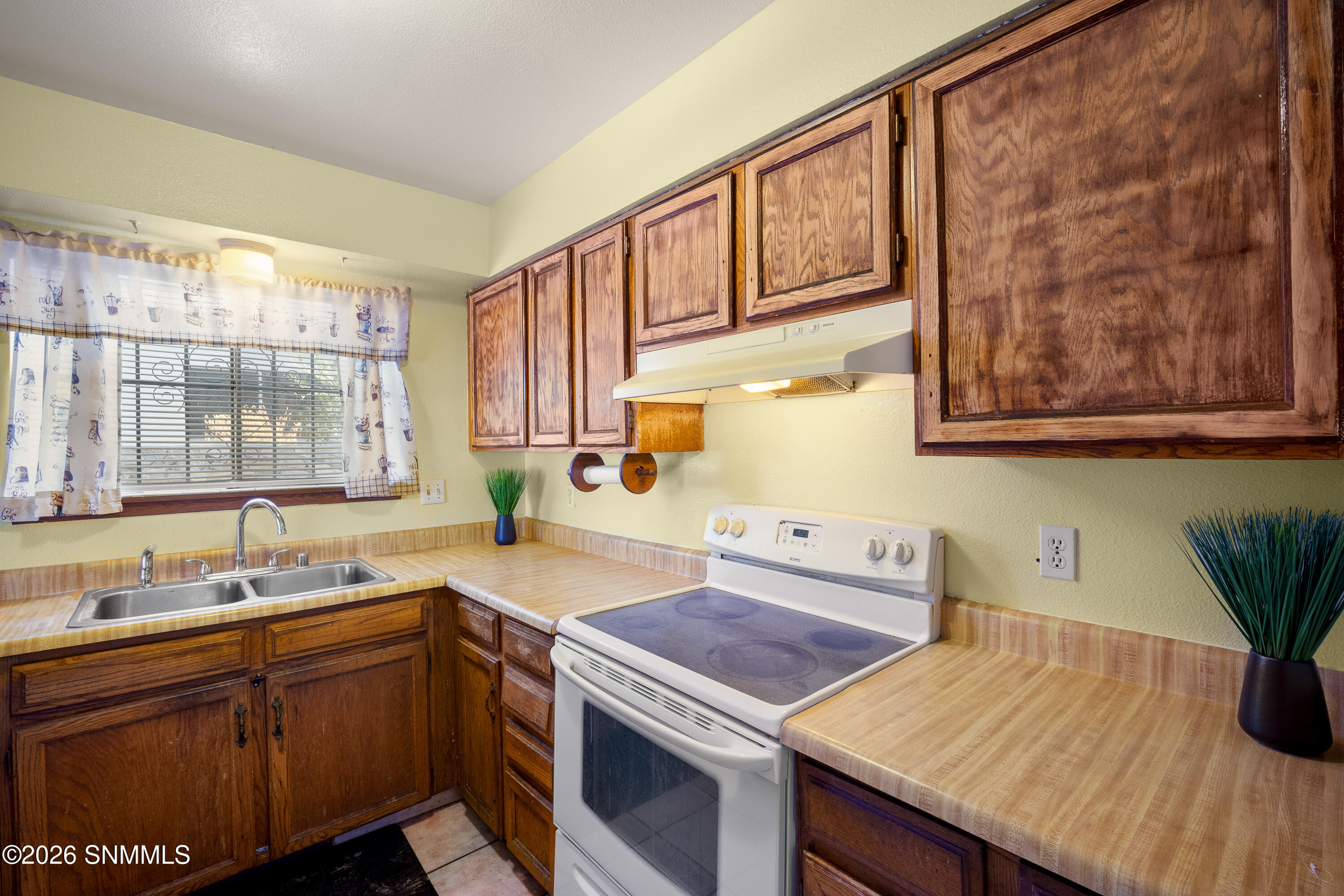 1741-Webster-MLS-Camera-Guy-20