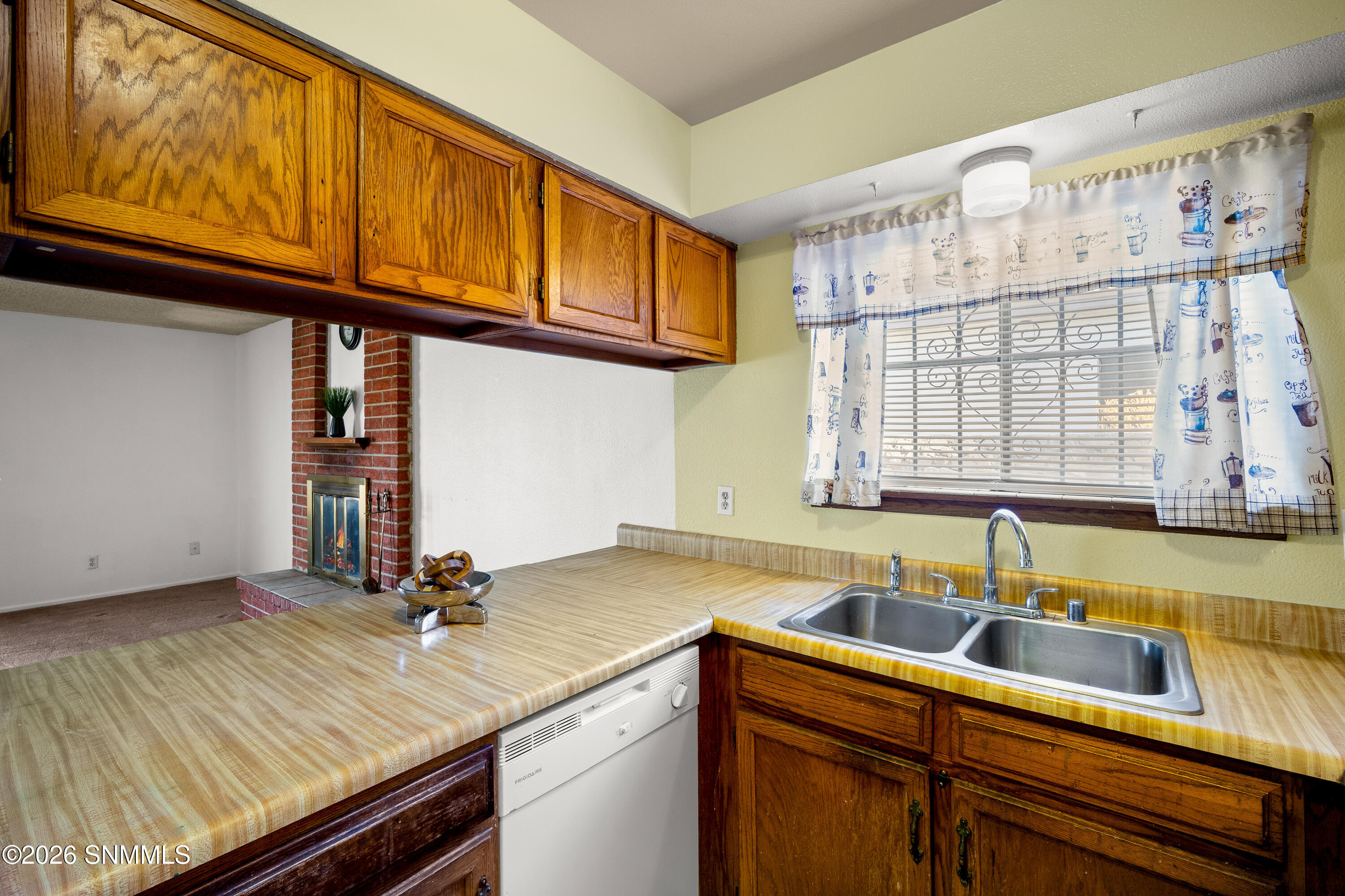 1741-Webster-MLS-Camera-Guy-21