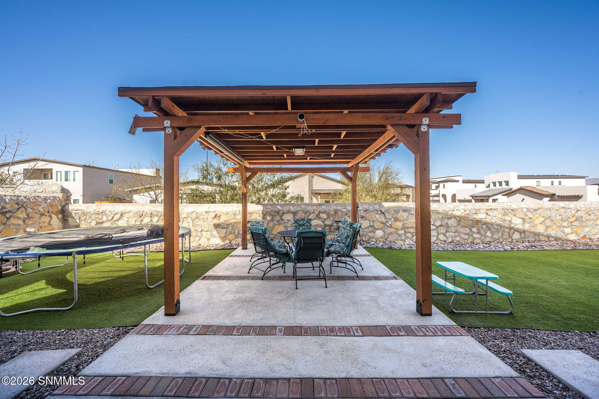 672 La Entrada Cir (39)