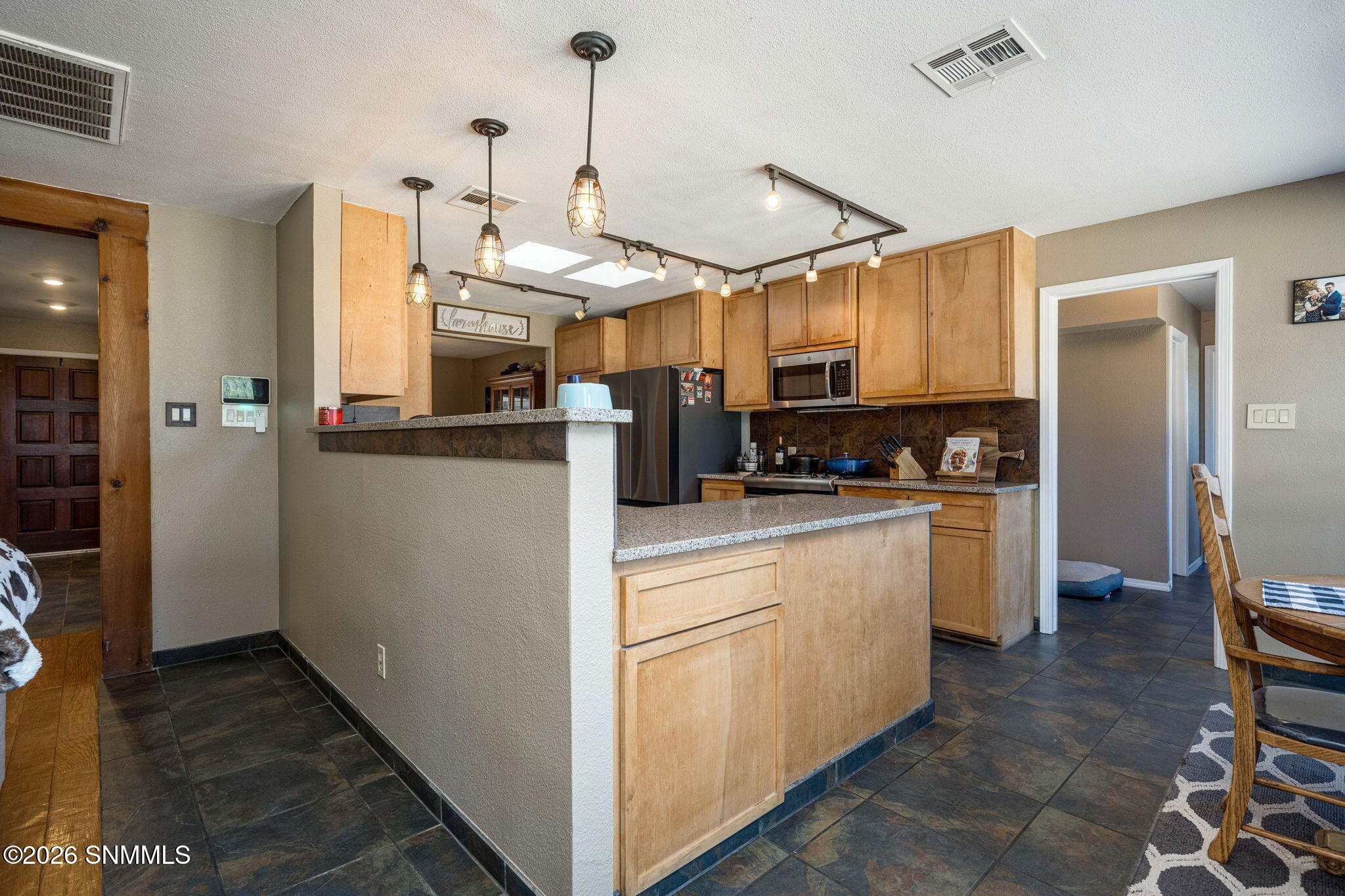 19-web-or-mls-Snappin Homes (Singer5240)