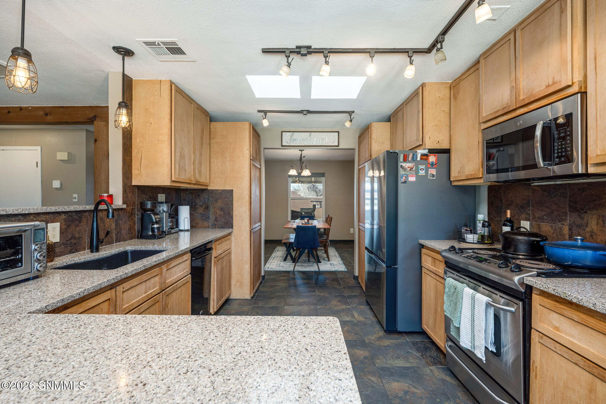 20-web-or-mls-Snappin Homes (Singer5240)