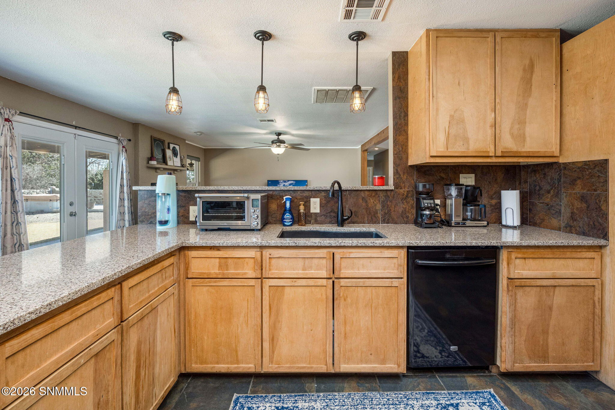 21-web-or-mls-Snappin Homes (Singer5240)