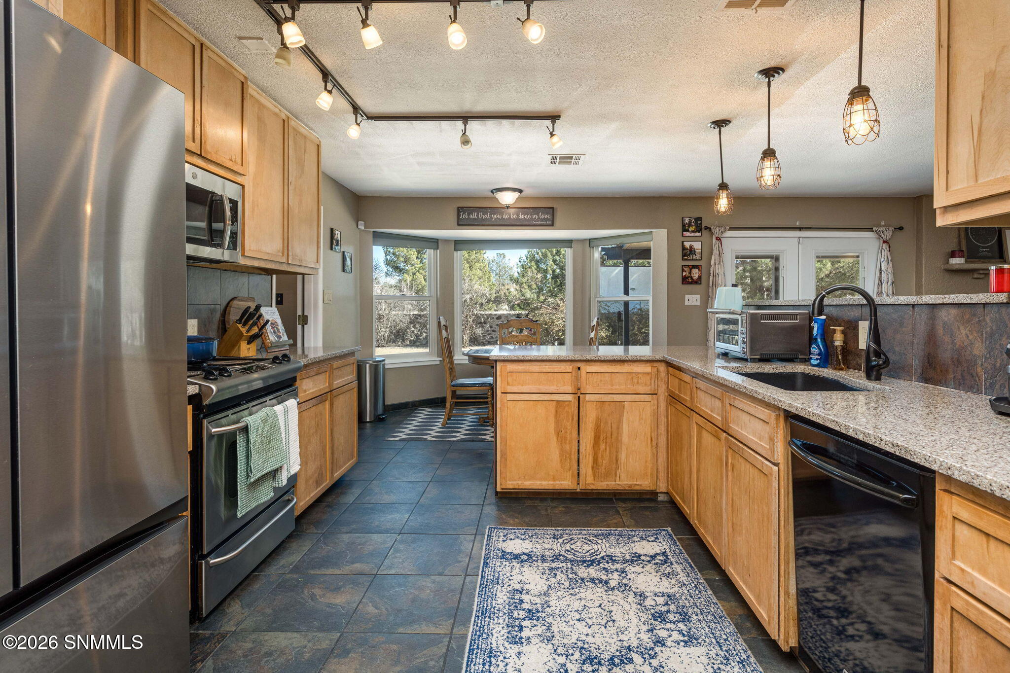 23-web-or-mls-Snappin Homes (Singer5240)