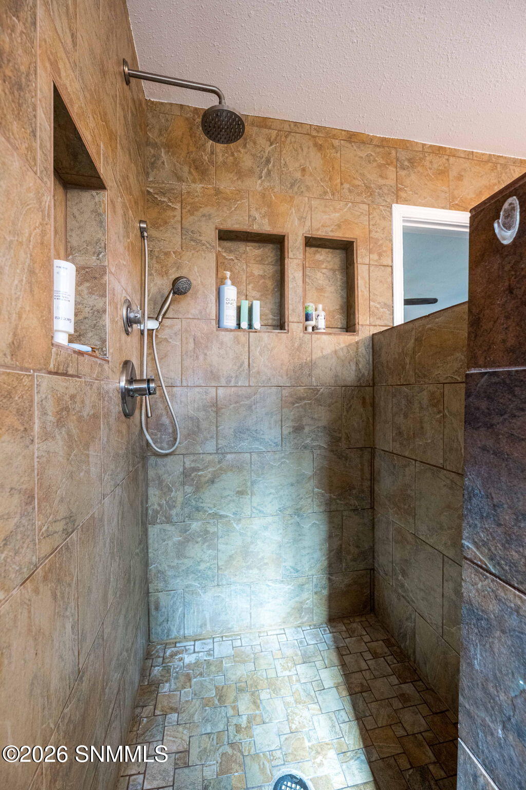 33-web-or-mls-Snappin Homes (Singer5240)