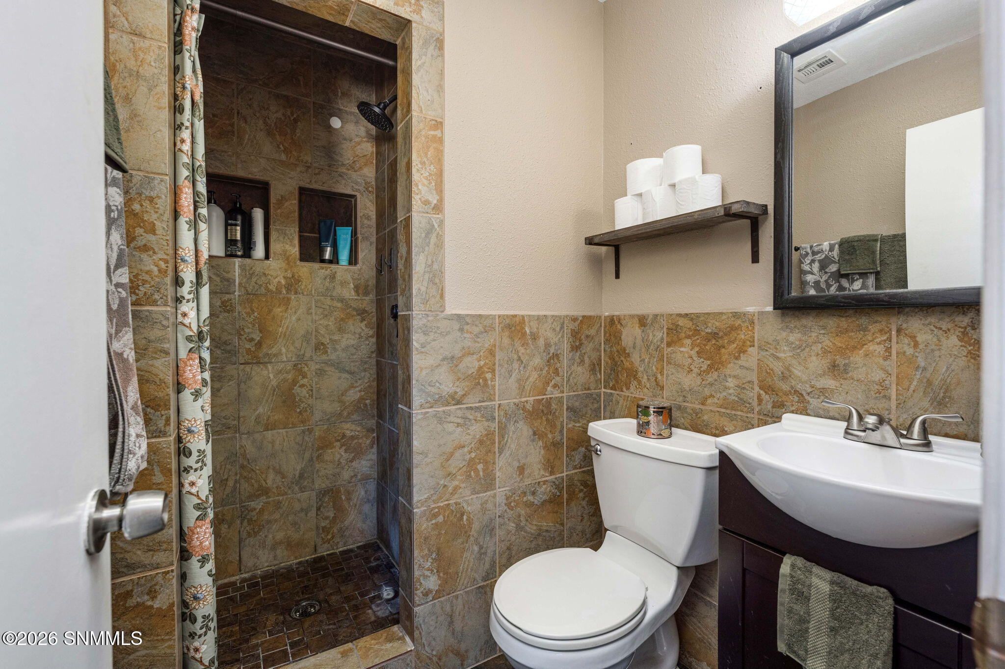 39-web-or-mls-Snappin Homes (Singer5240)