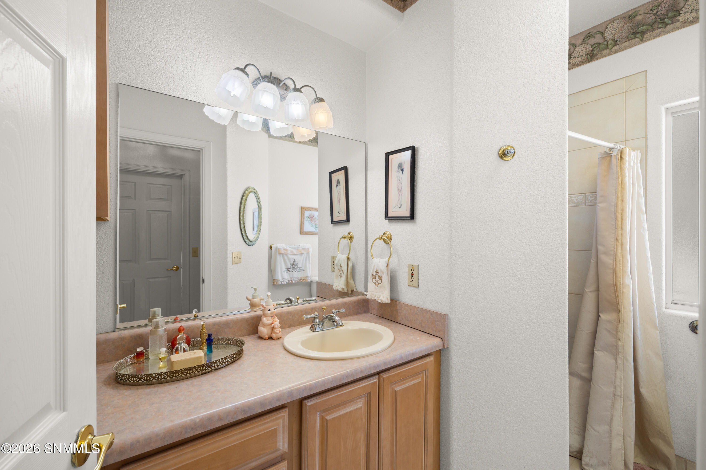 144-NM-187-MLS-Camera-Guy-20