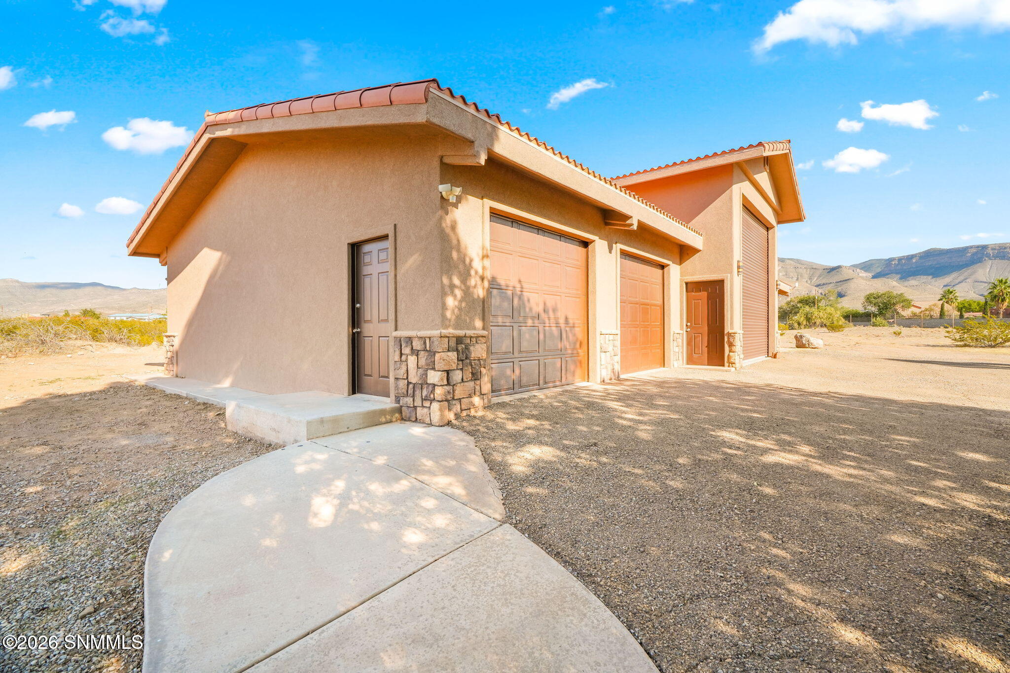 63 Desert Lakes Dr-93