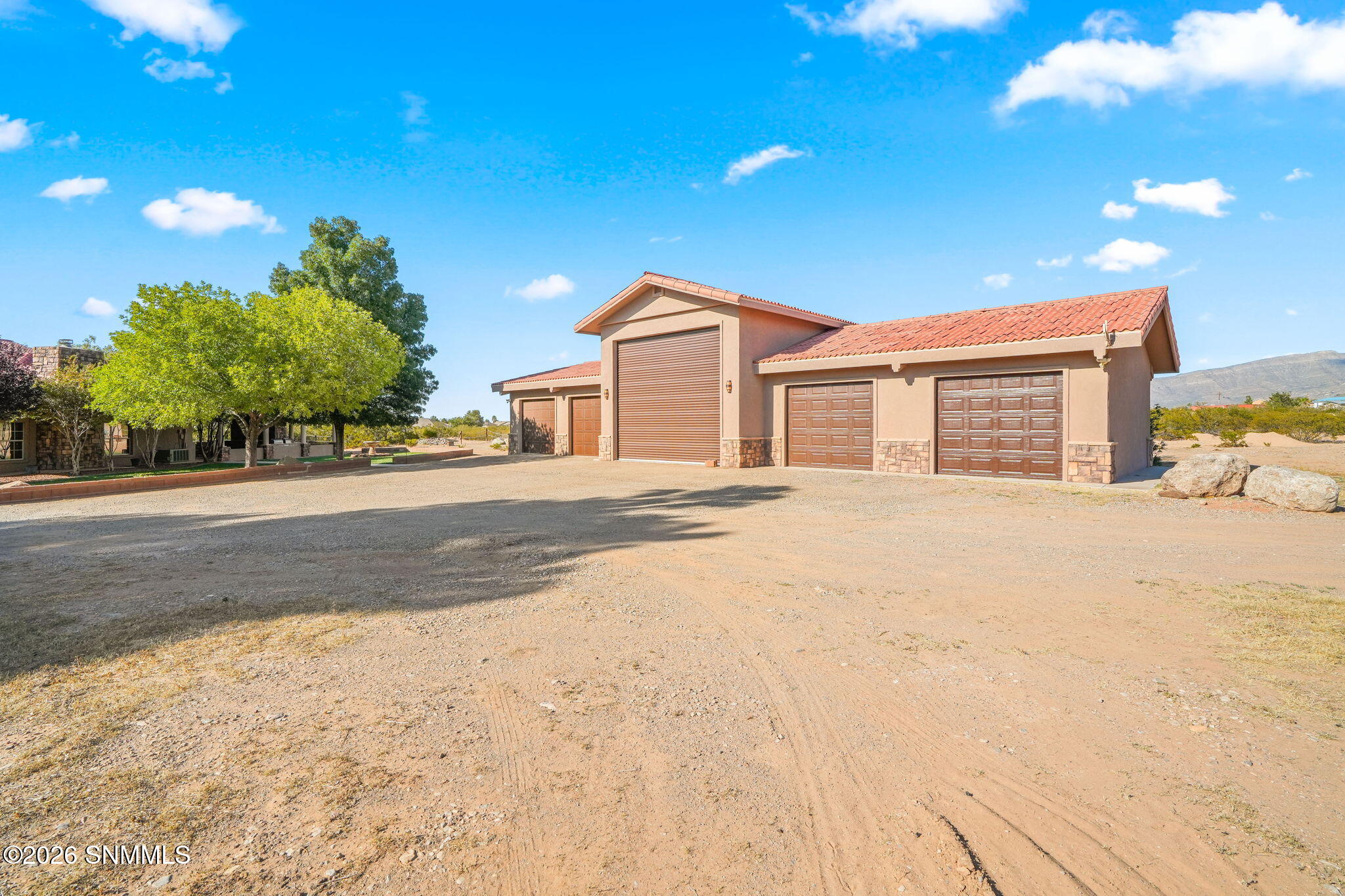 63 Desert Lakes Dr-94