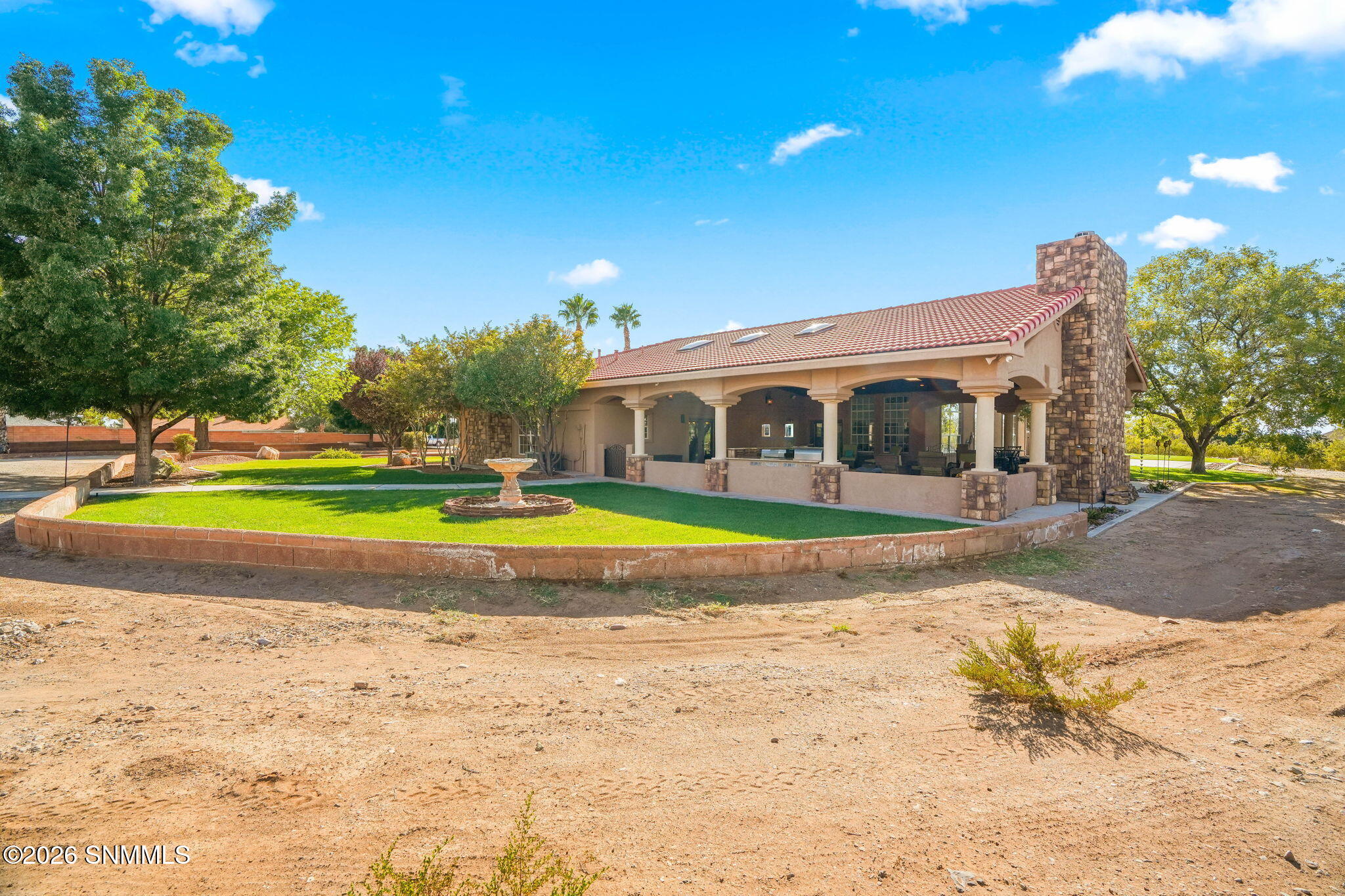 63 Desert Lakes Dr-98