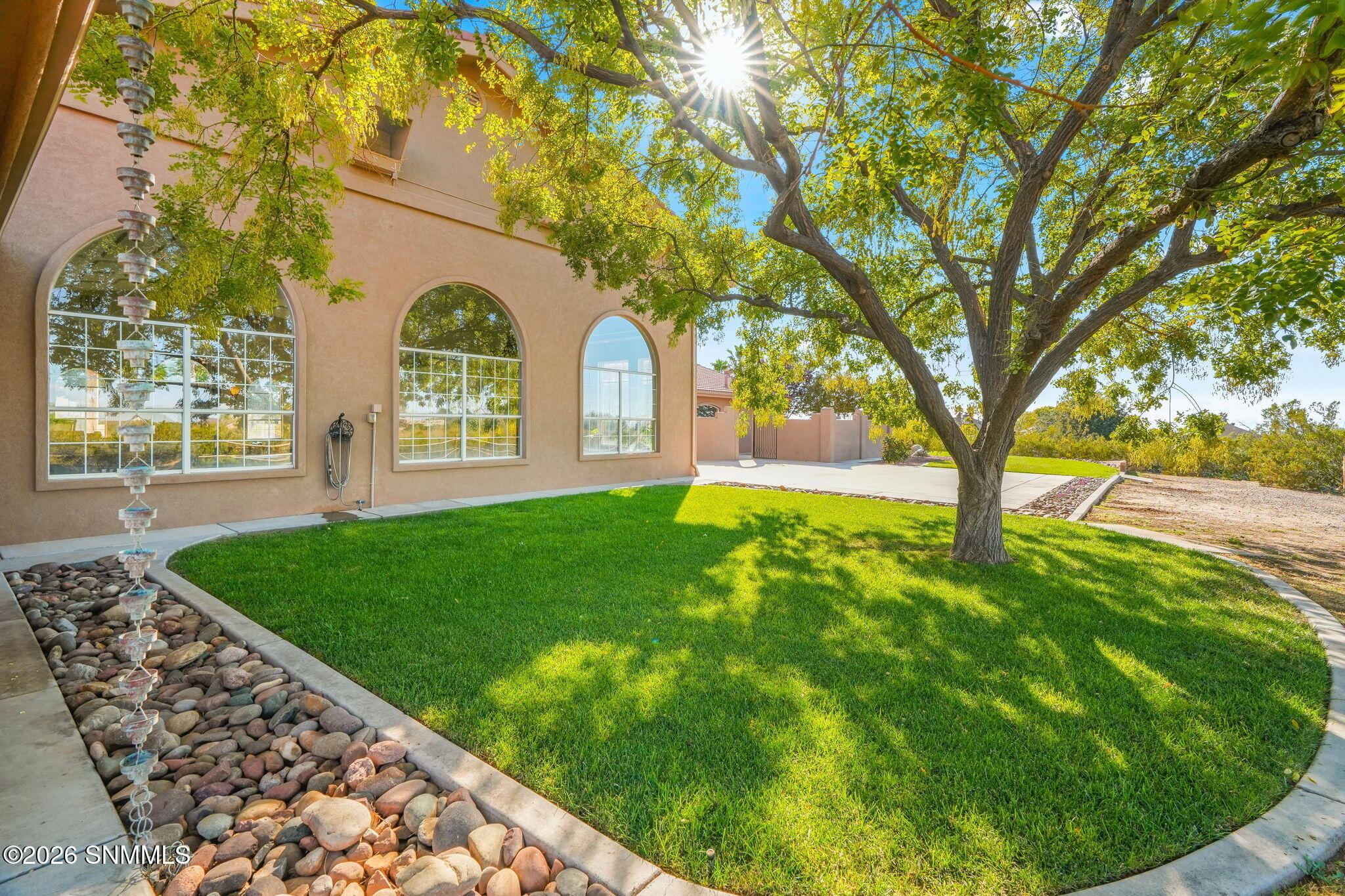 63 Desert Lakes Dr-100