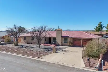 806 Palo Verde Drive, Truth or Consequences, New Mexico 87901, 3 Bedrooms Bedrooms, ,2 BathroomsBathrooms,Residential,For Sale,Palo Verde,2600423