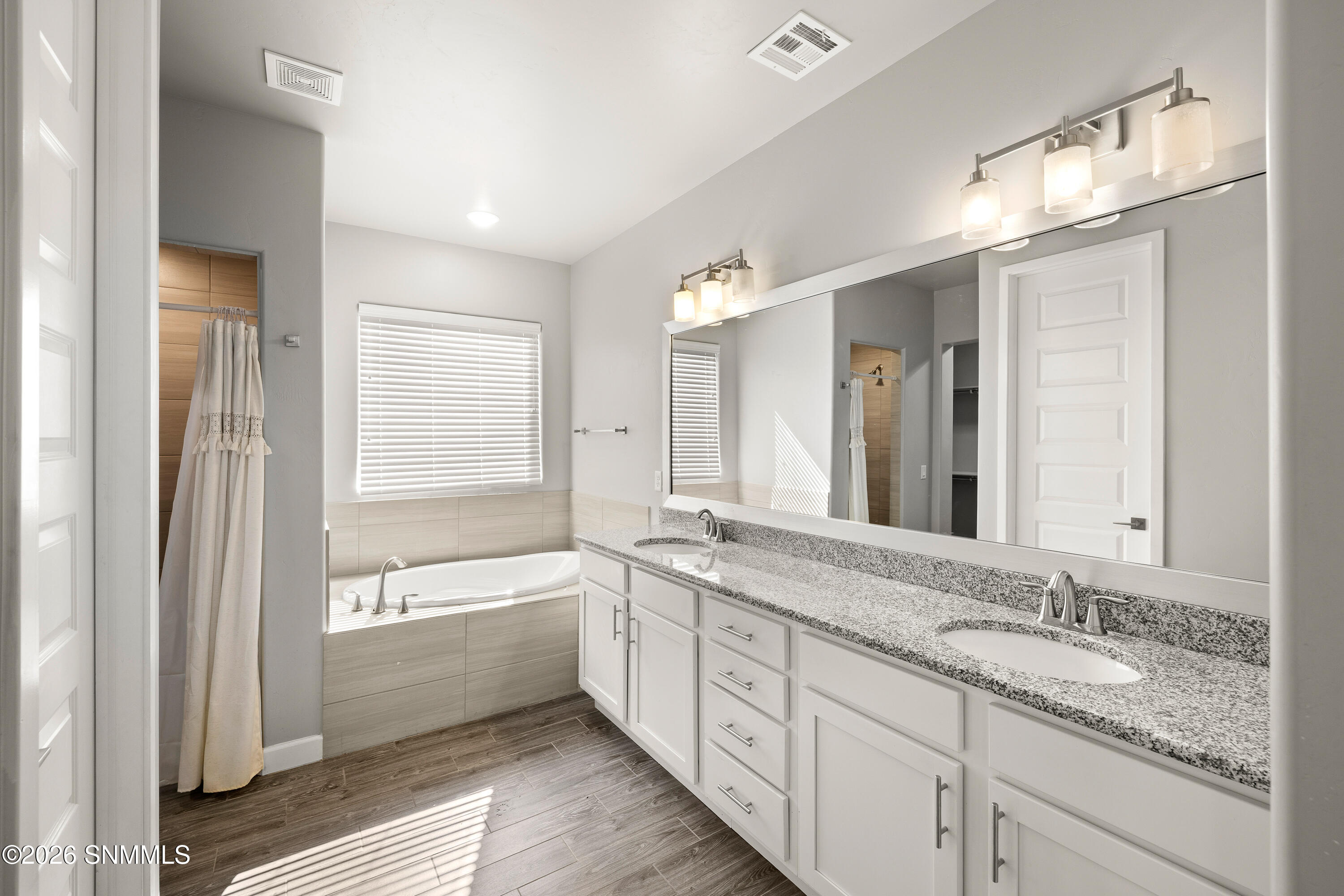 3717-Santa-Rosa-MLS-Camera-Guy-23