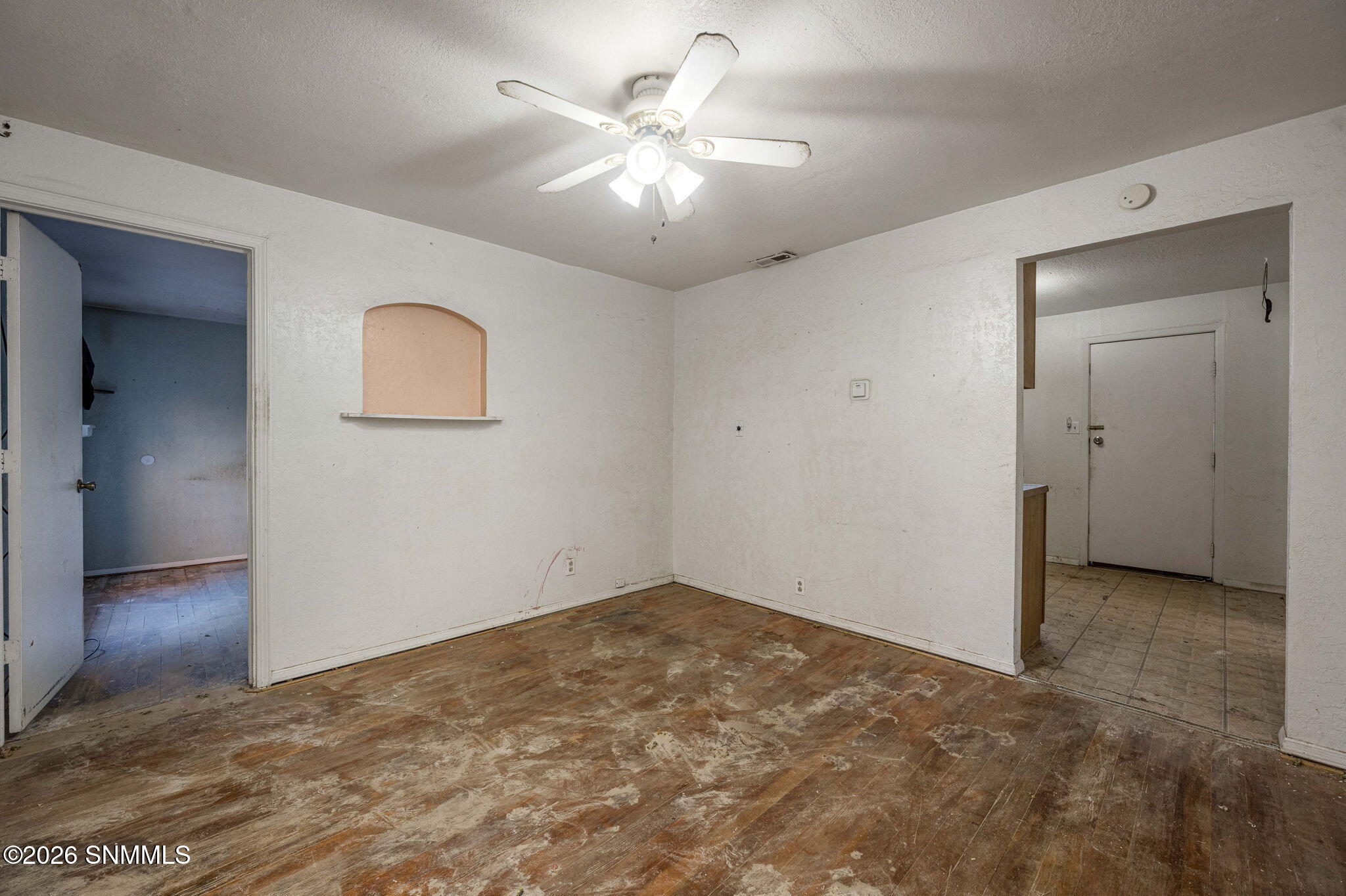 6-web-or-mls-Snappin Homes (Brownlee990)