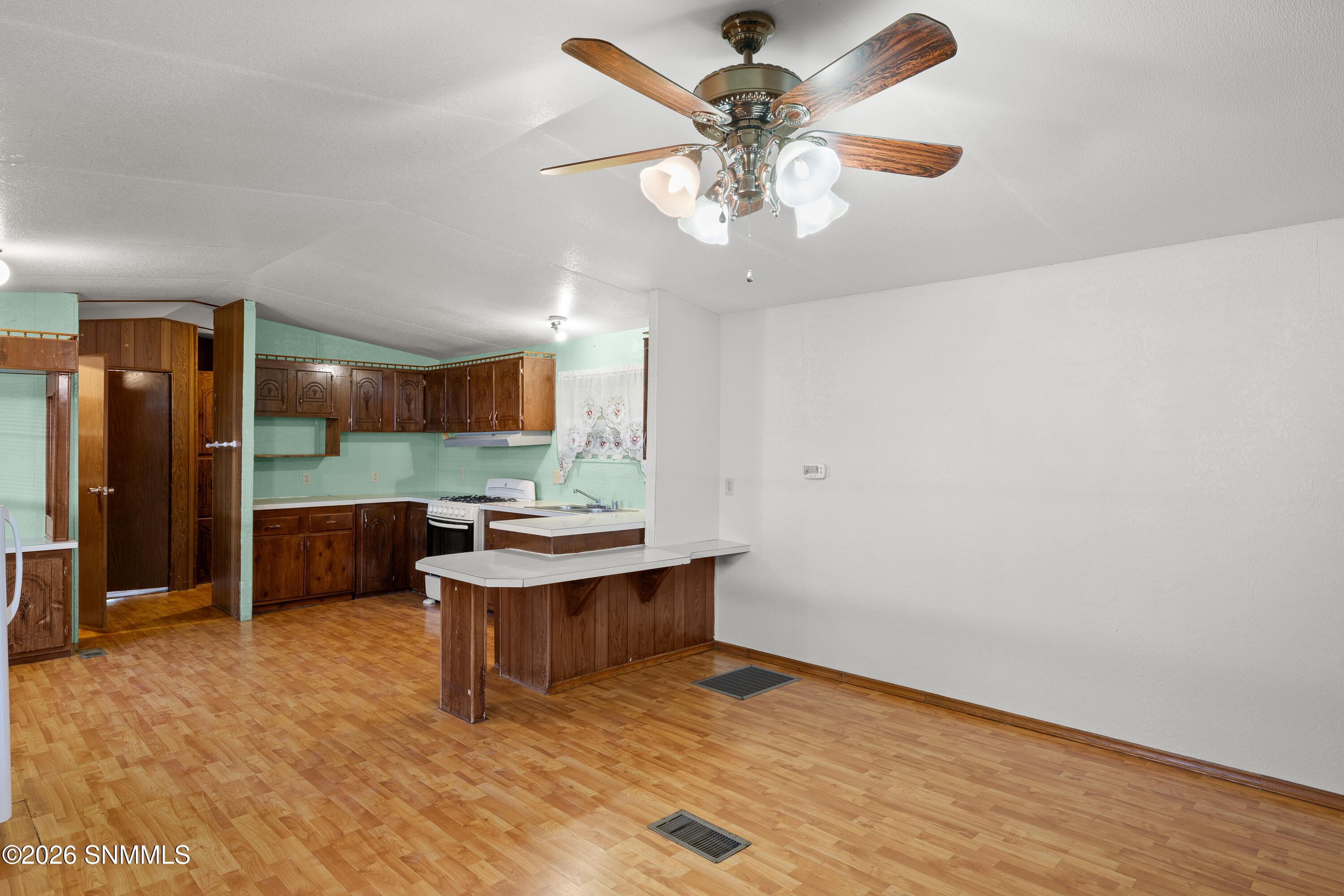 719-N-Zinc-MLS-Camera-Guy-17