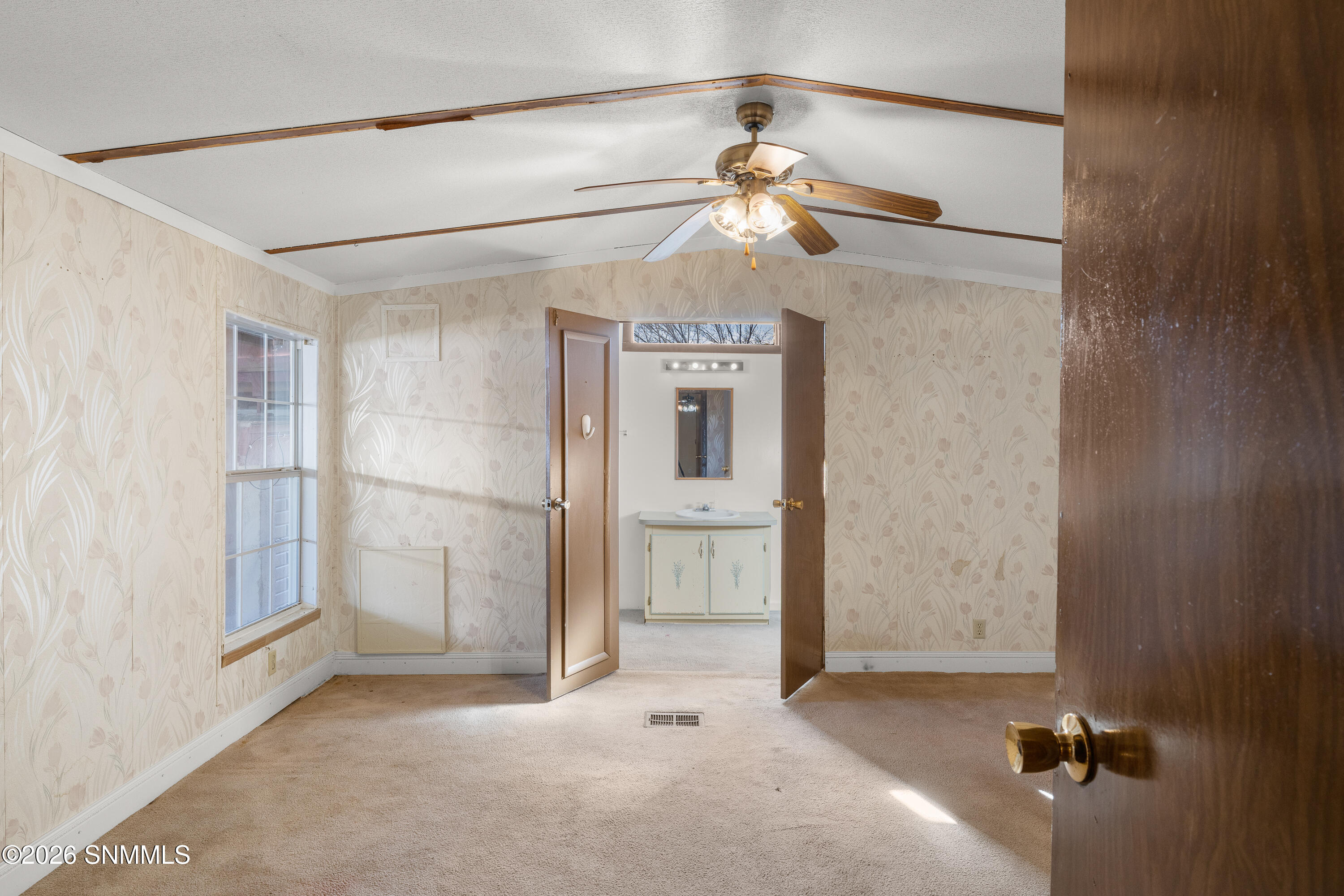 719-N-Zinc-MLS-Camera-Guy-23