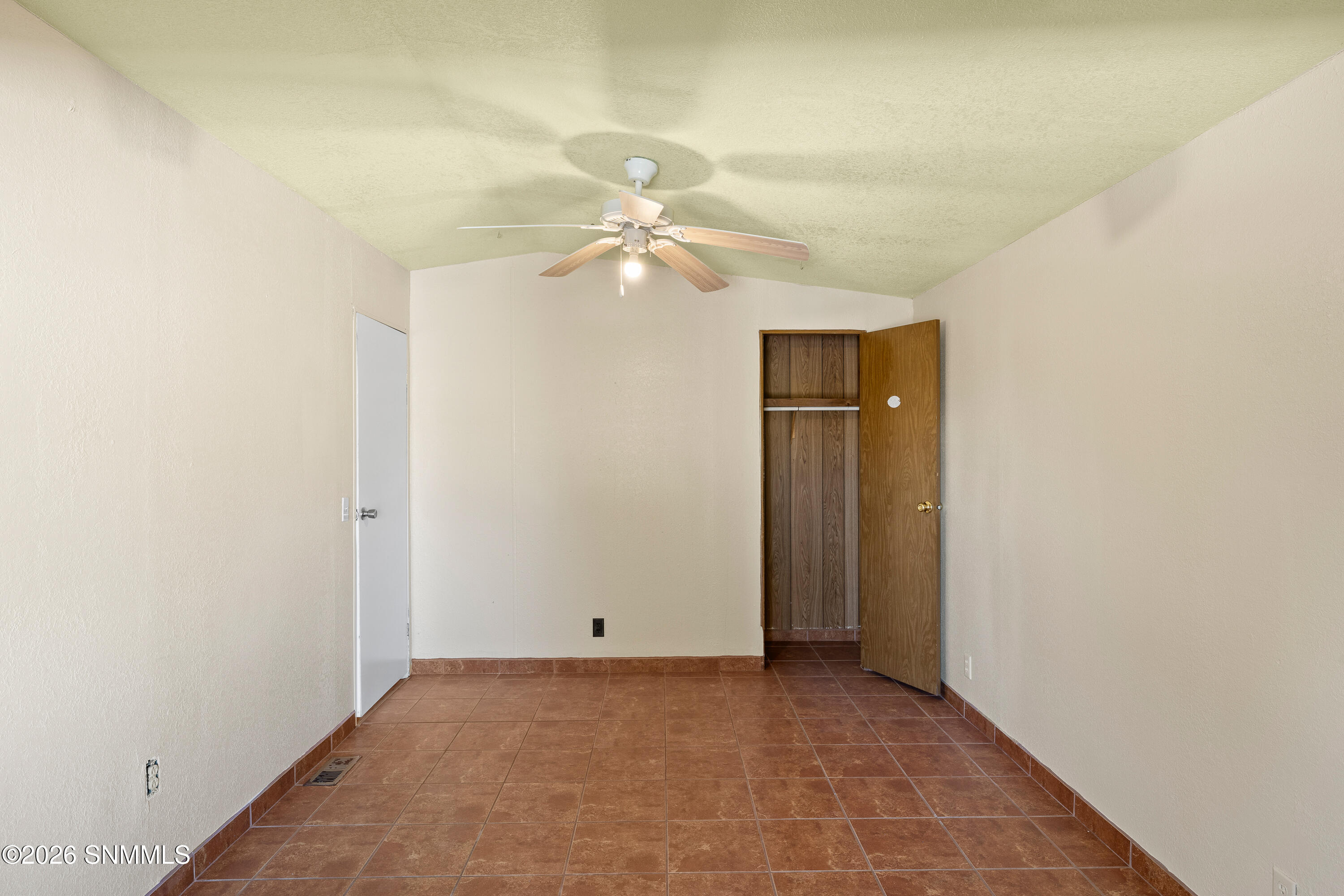 719-N-Zinc-MLS-Camera-Guy-31