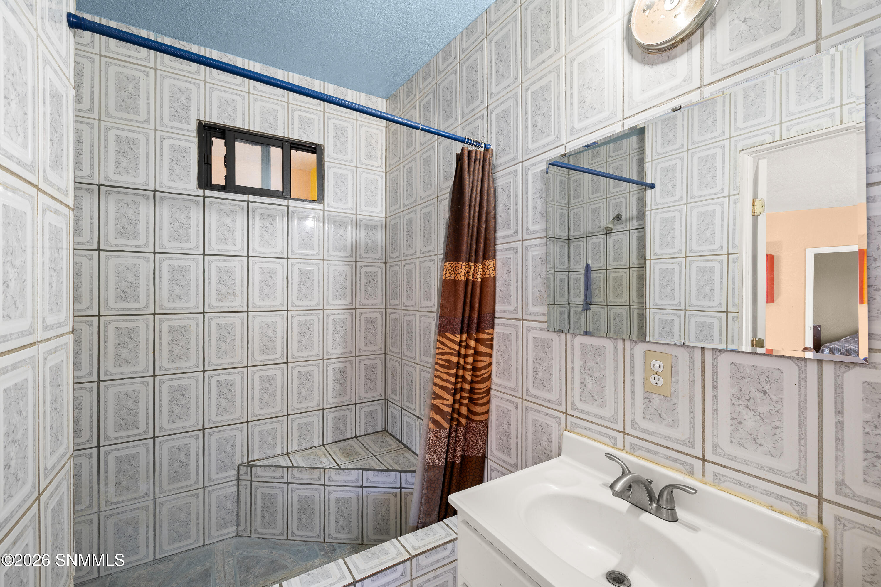 719-N-Zinc-MLS-Camera-Guy-49