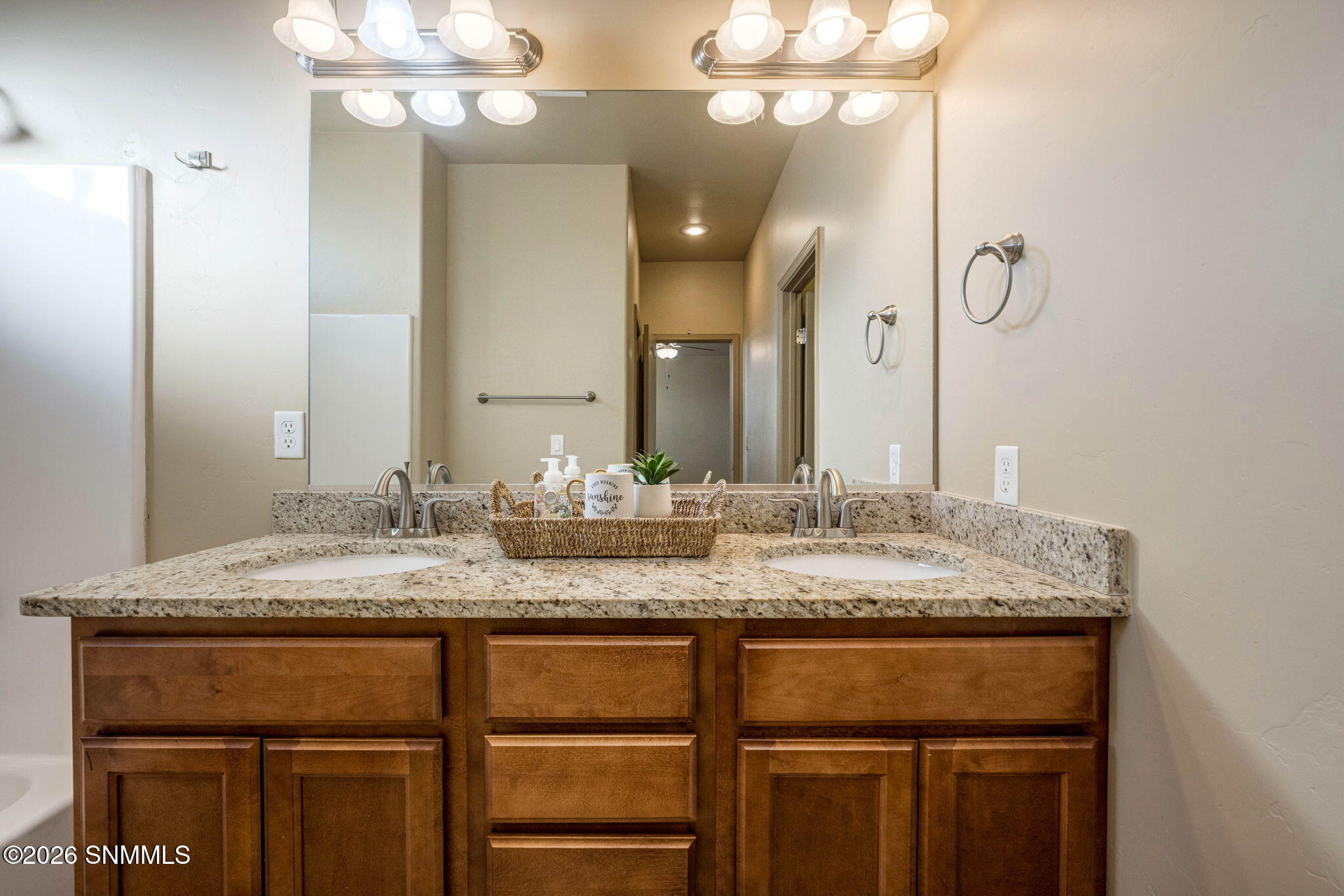 22-web-or-mls-Snappin Homes (Malaga4357)