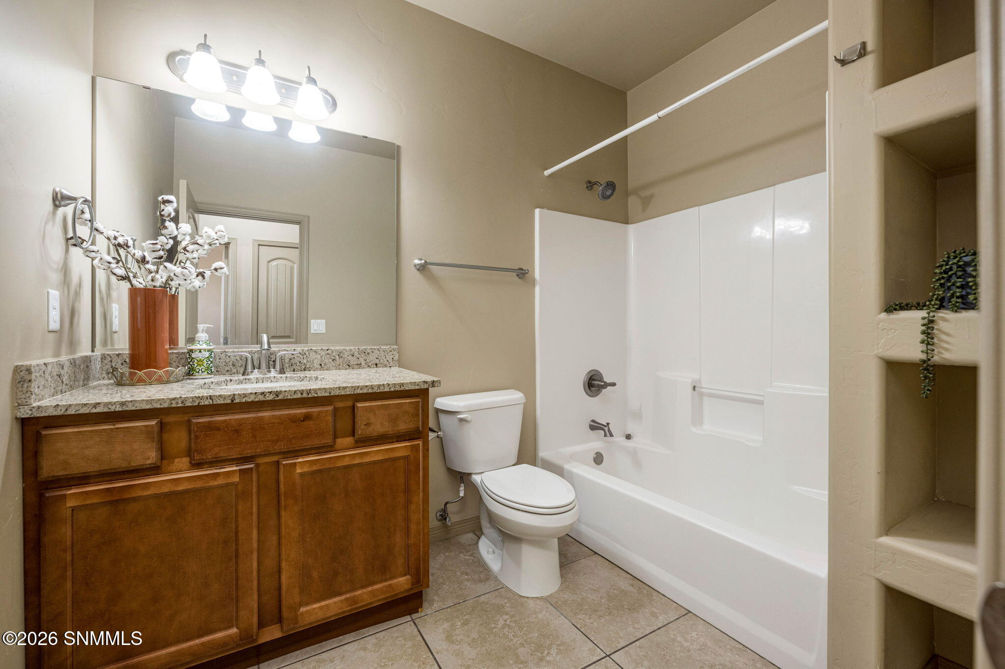 28-web-or-mls-Snappin Homes (Malaga4361)