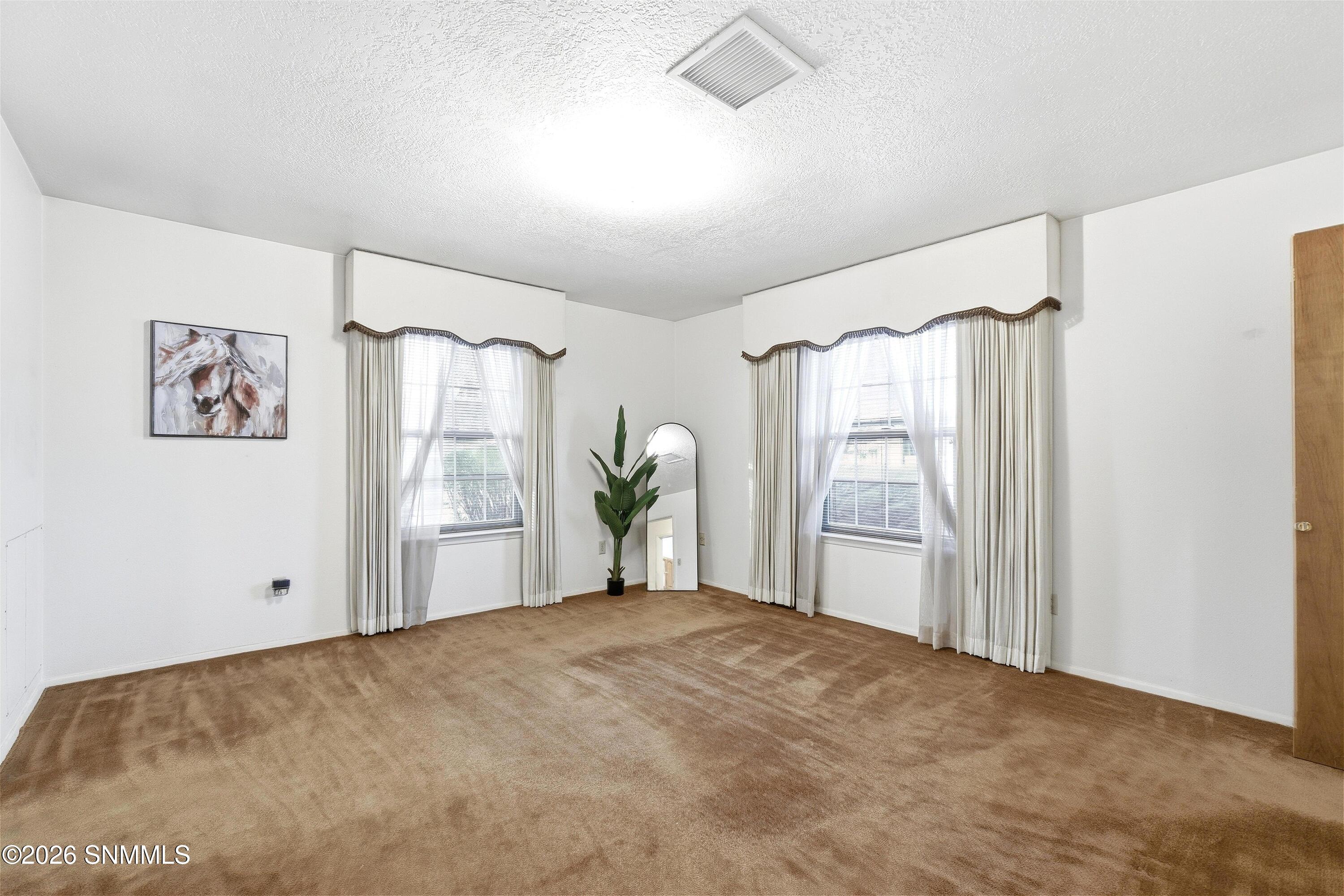 4ec4dbd6-a640-4773-8d33-ca754dda71bf