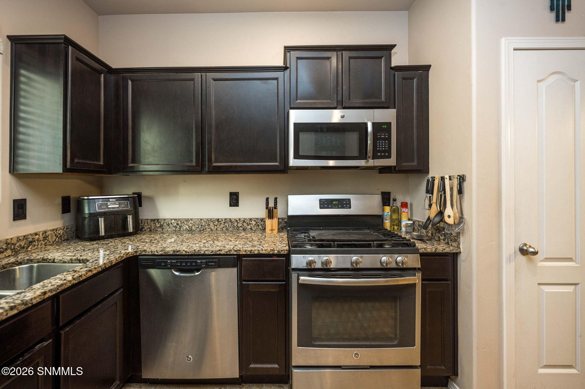 12-web-or-mls-Snappin Homes (Borroughs28