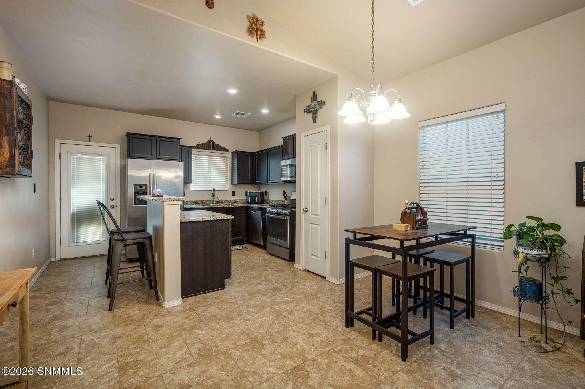 8-web-or-mls-Snappin Homes (Borroughs286