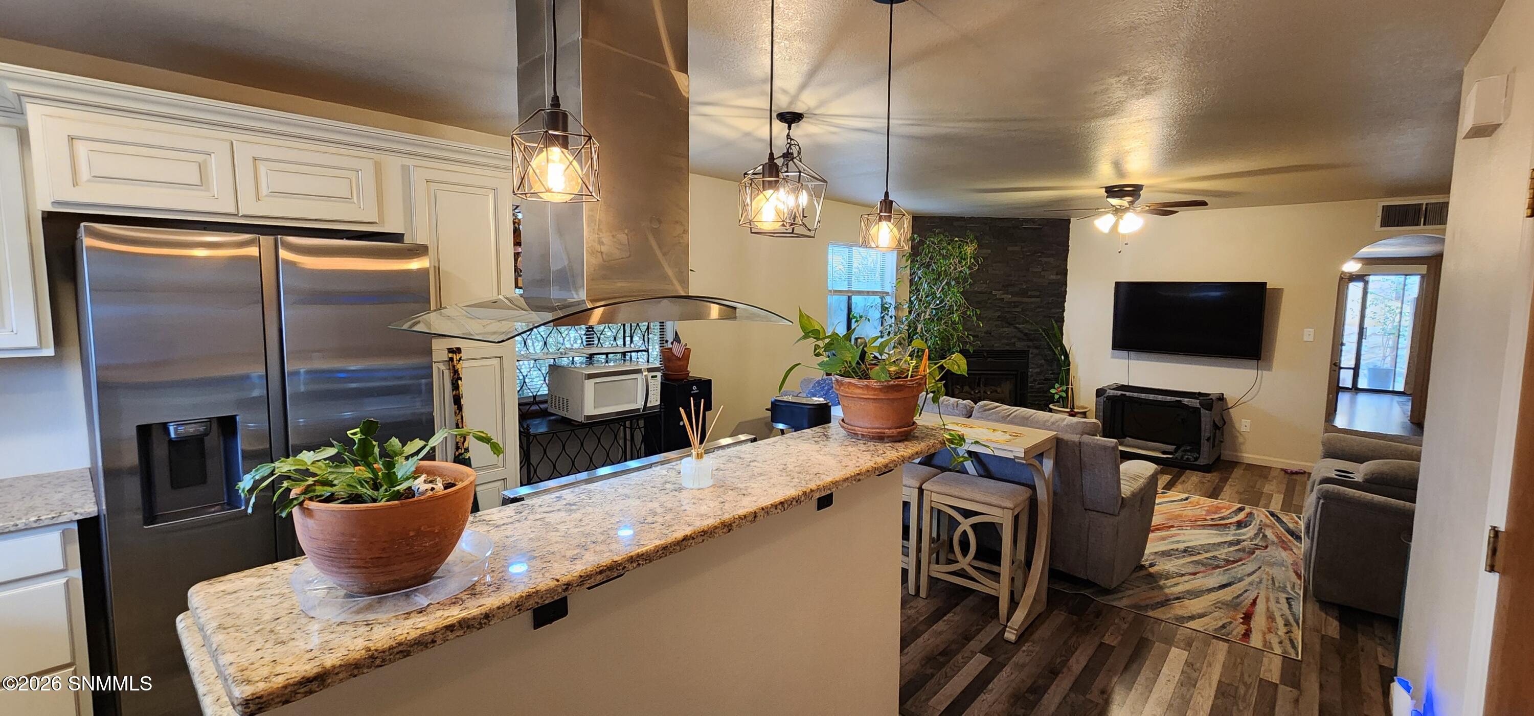 2930 Claude Dove Kitchen