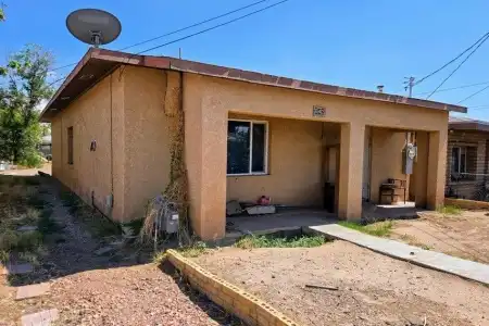 642 Pinon Street, Las Cruces, New Mexico 88001, 3 Bedrooms Bedrooms, ,1 BathroomBathrooms,Residential,For Sale,Pinon,2600481