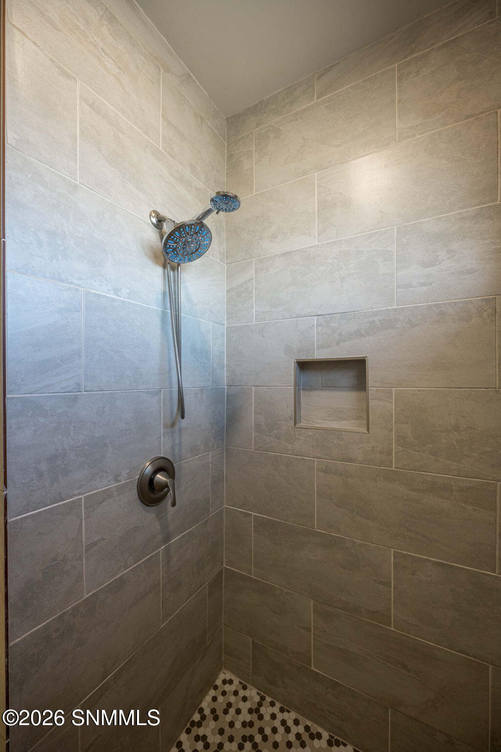 25-web-or-mls-Snappin Homes (Vega6941)-2