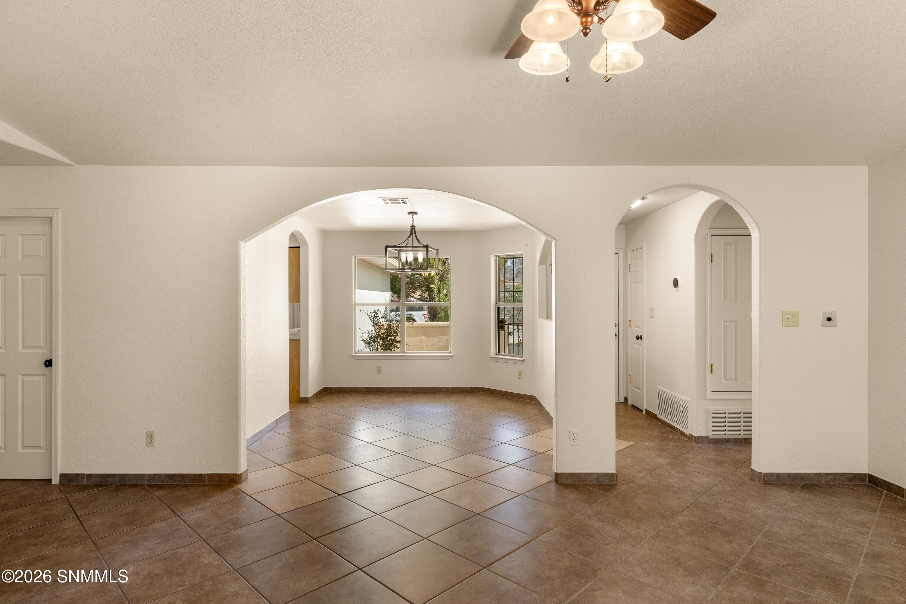 4701-Rio-Vista-MLS-Camera-Guy-7