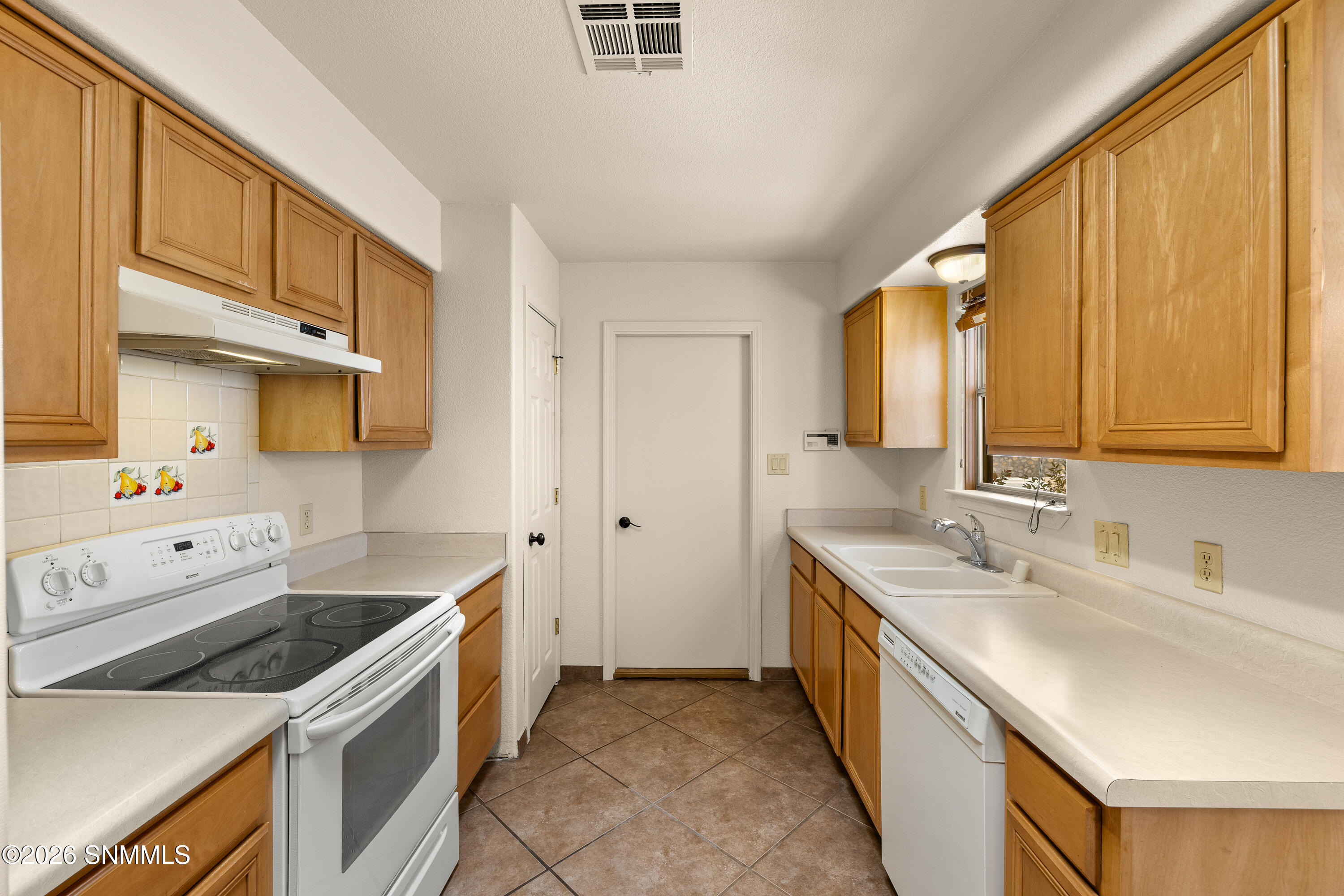 4701-Rio-Vista-MLS-Camera-Guy-11