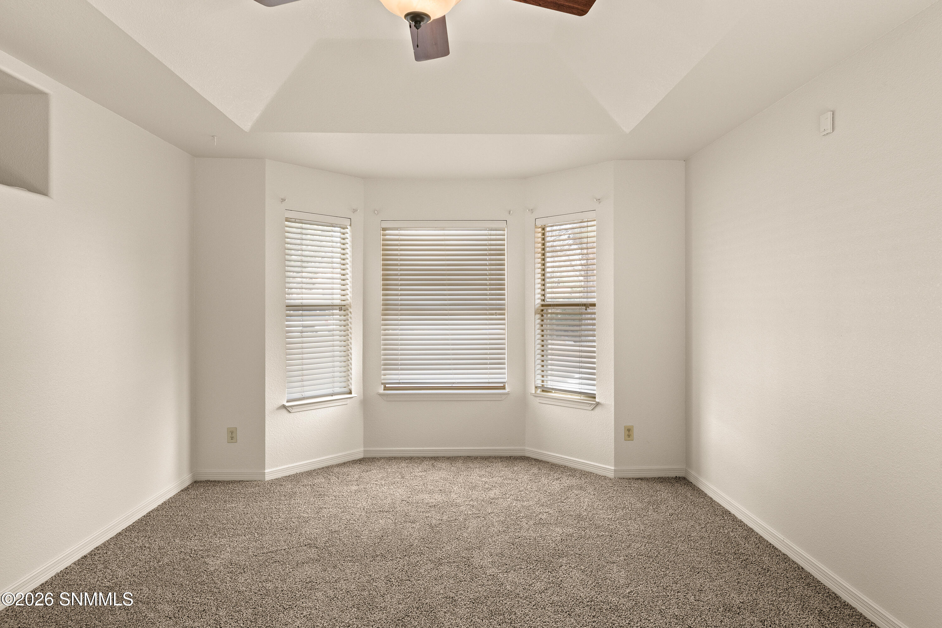 4701-Rio-Vista-MLS-Camera-Guy-14