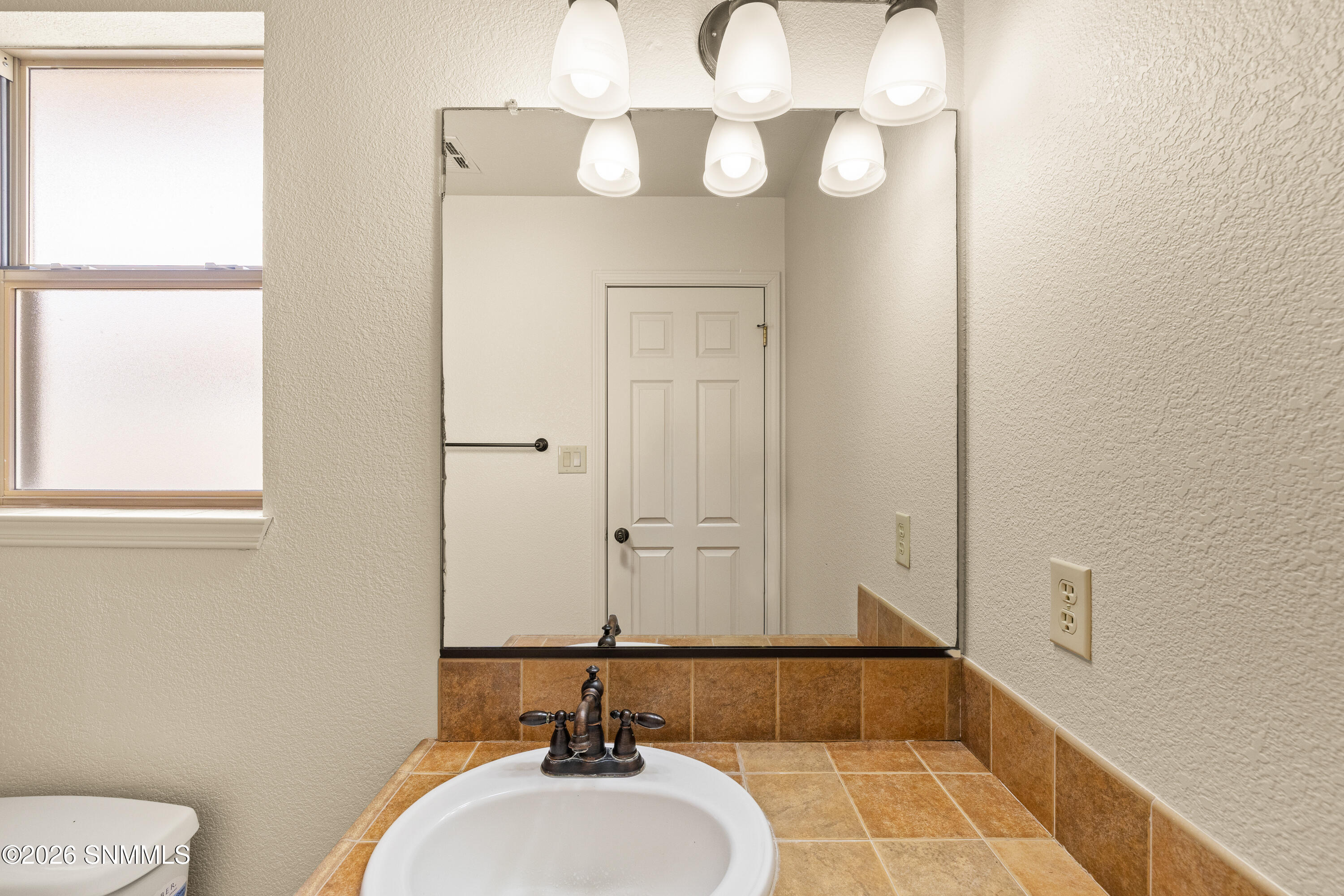 4701-Rio-Vista-MLS-Camera-Guy-22