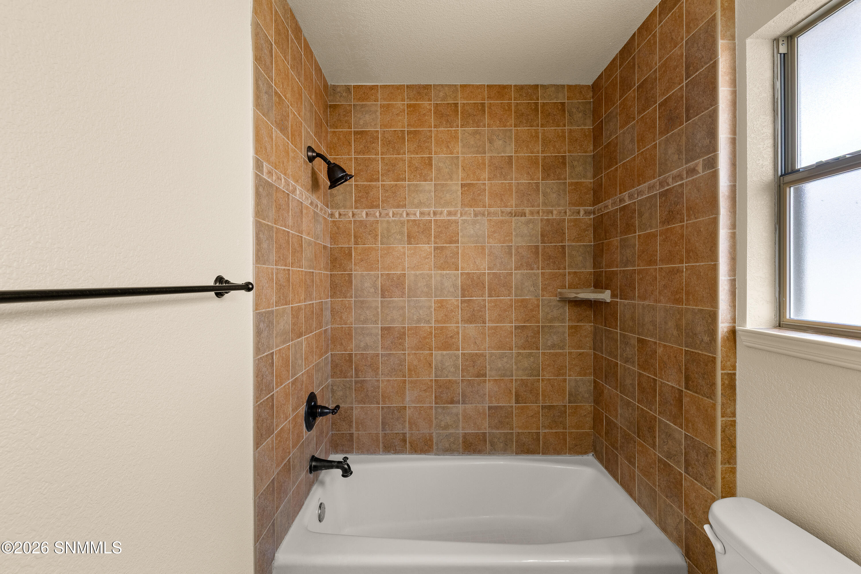 4701-Rio-Vista-MLS-Camera-Guy-23