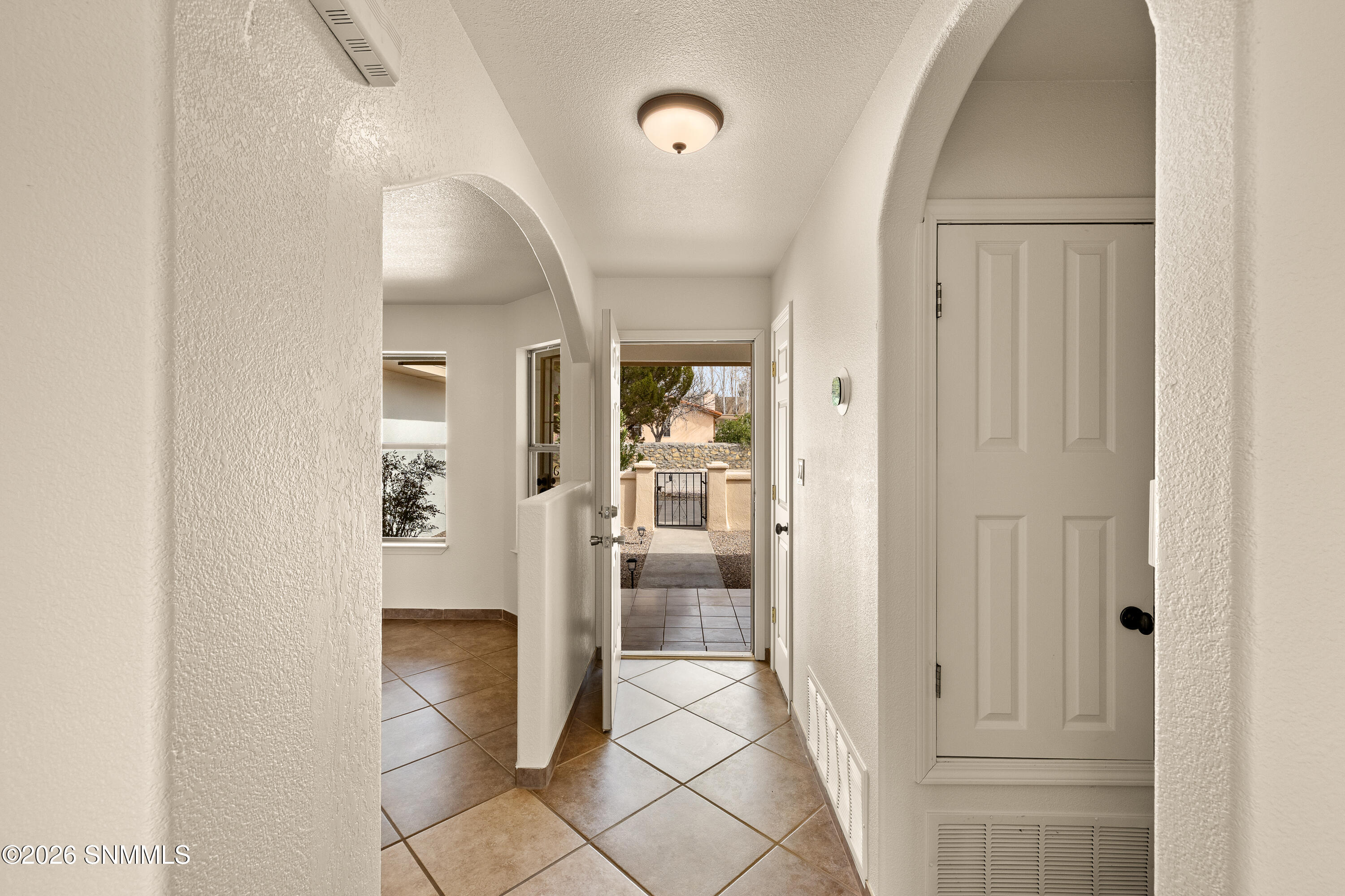 4701-Rio-Vista-MLS-Camera-Guy-26