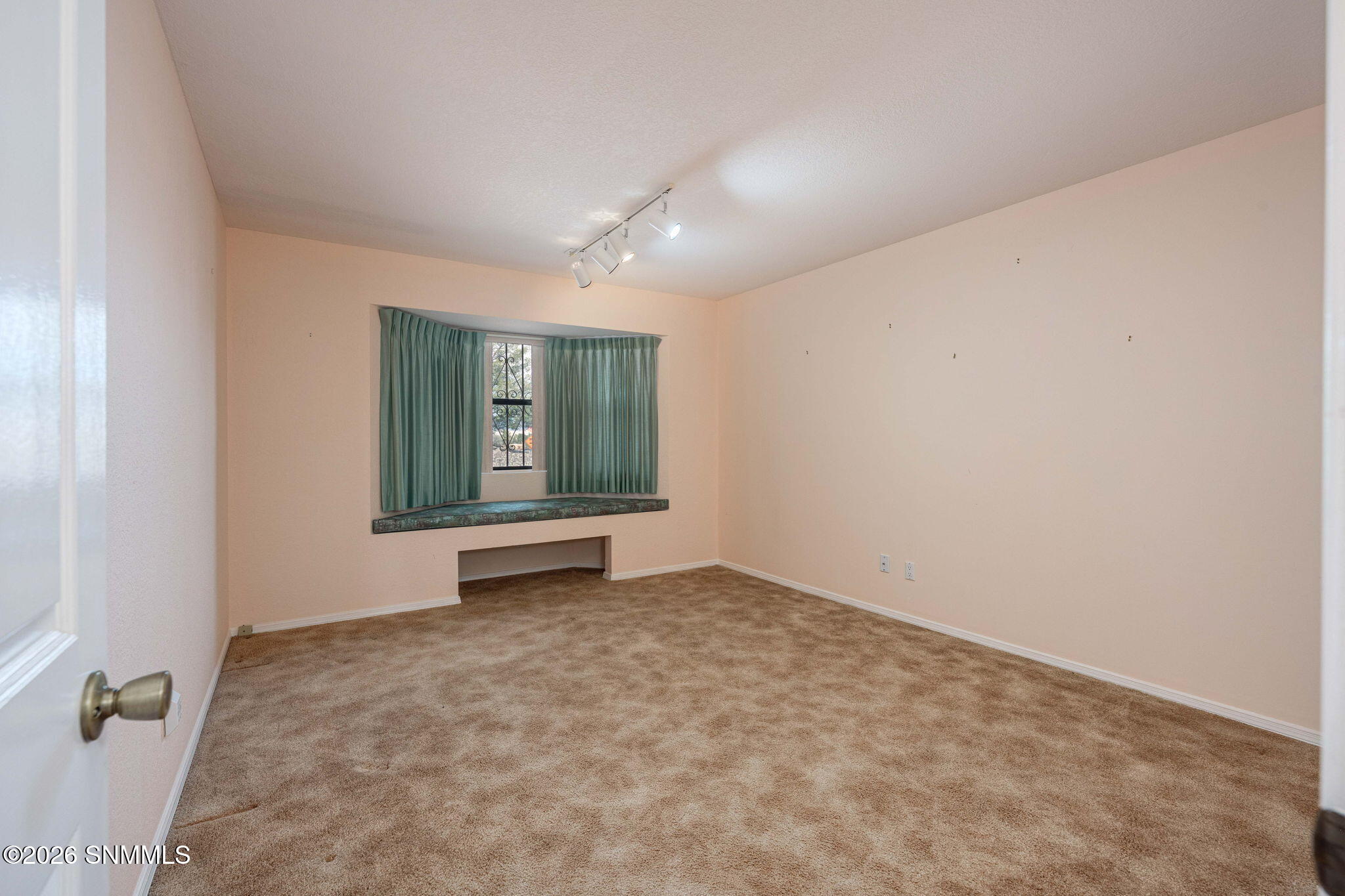 28-web-or-mls-Snappin Homes (Frontier219