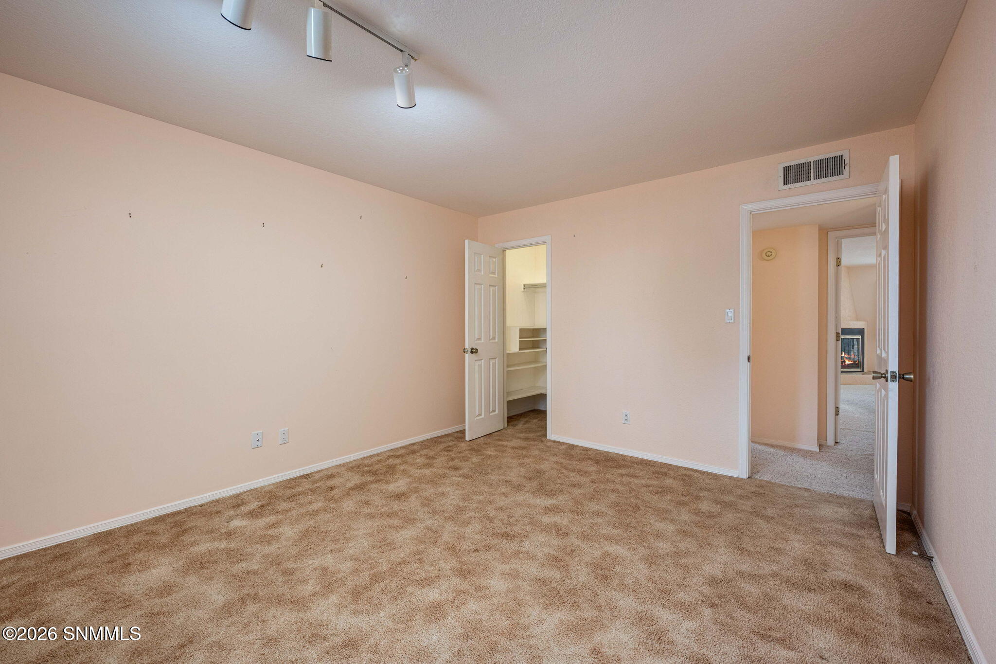 29-web-or-mls-Snappin Homes (Frontier219