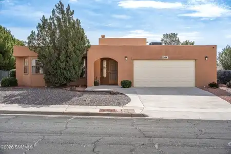 2194 Frontier Drive, Las Cruces, New Mexico 88011, 3 Bedrooms Bedrooms, ,2 BathroomsBathrooms,Residential,For Sale,Frontier,2600492